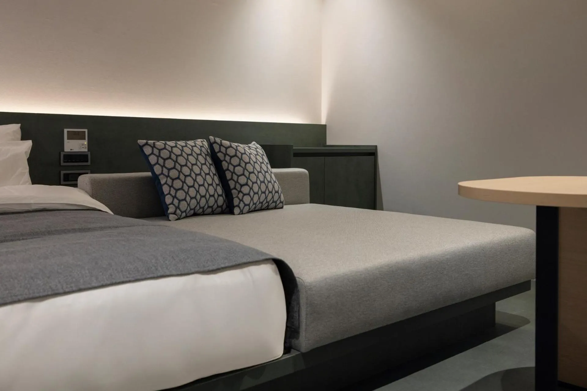 Seating area, Bed in Anook Hotel Suwon Station