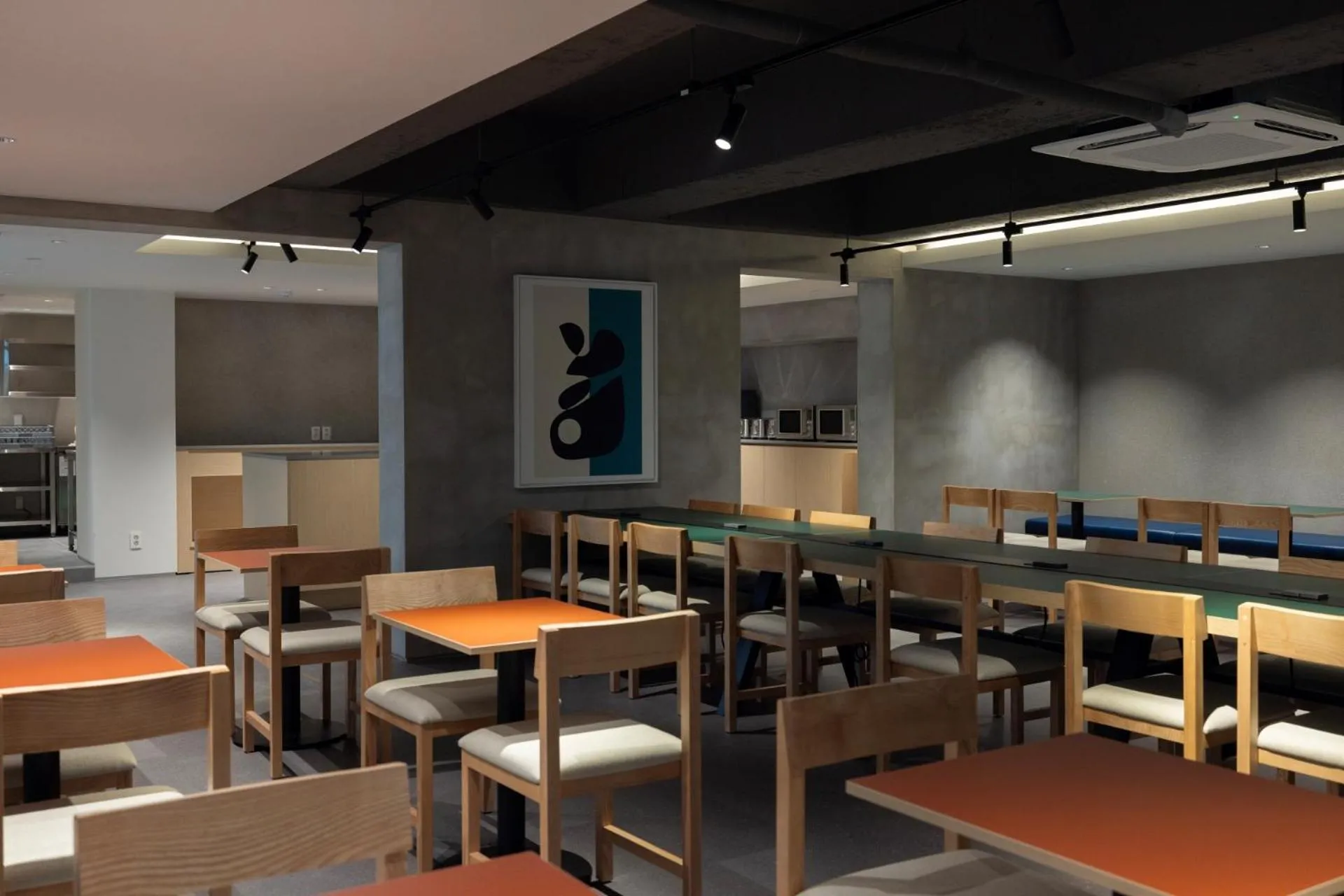 Restaurant/places to eat in Anook Hotel Suwon Station
