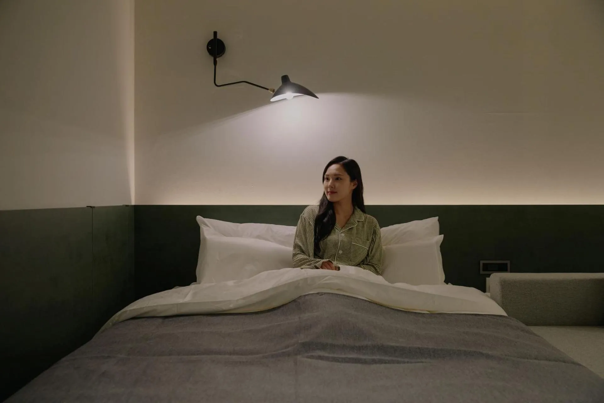 People, Bed in Anook Hotel Suwon Station