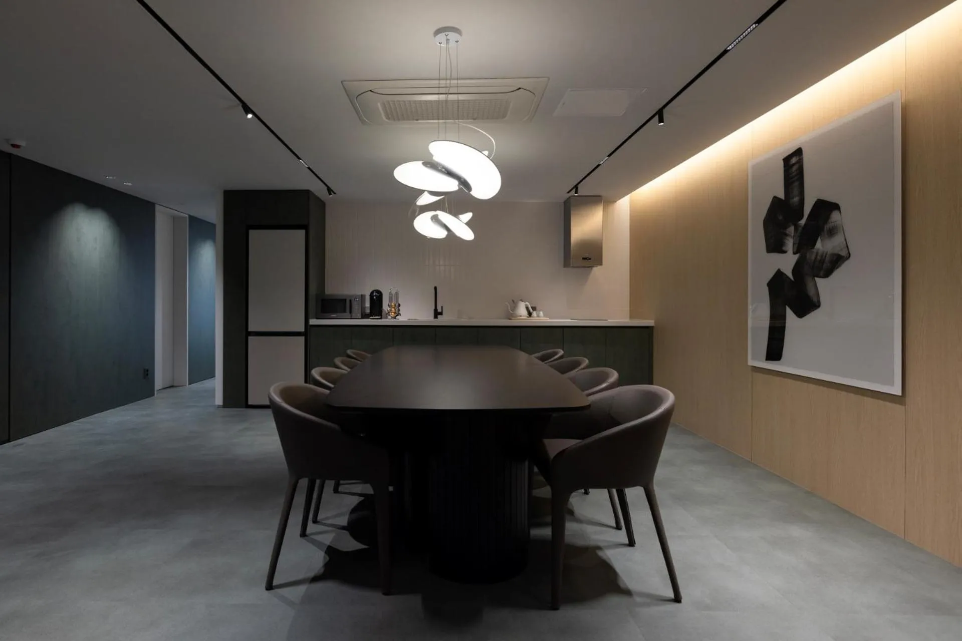 Dining area in Anook Hotel Suwon Station