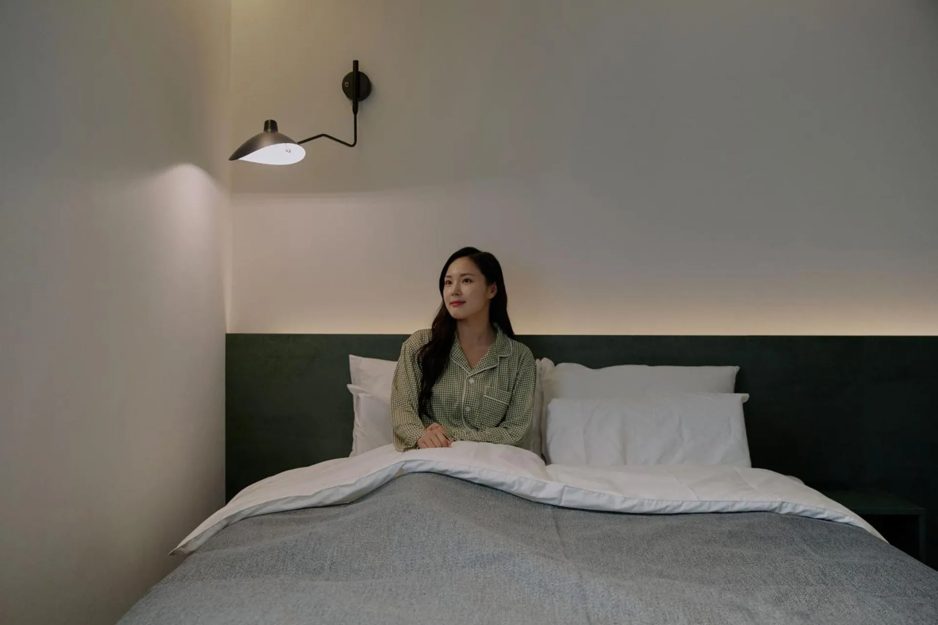 People, Bed in Anook Hotel Suwon Station