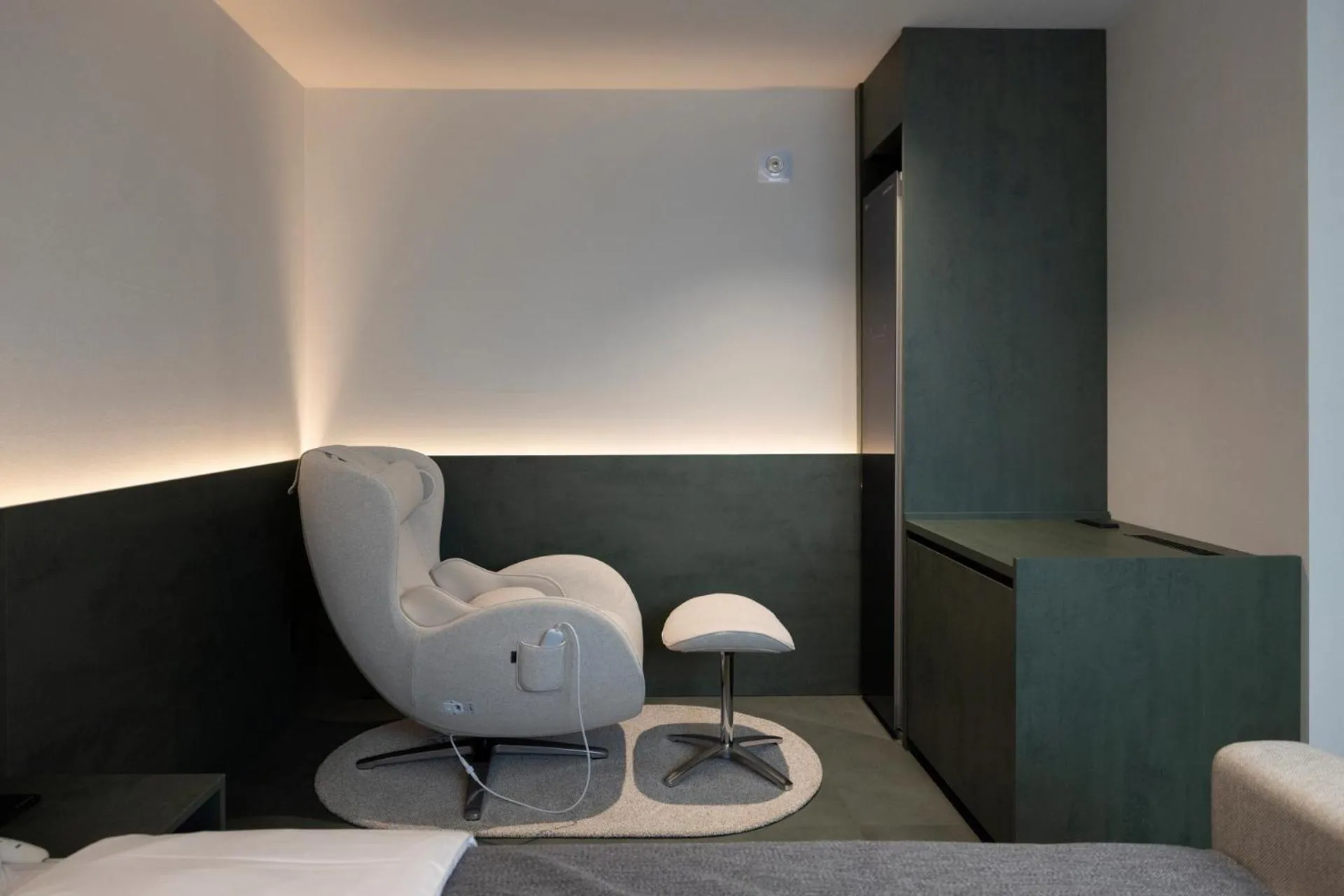 Seating area in Anook Hotel Suwon Station