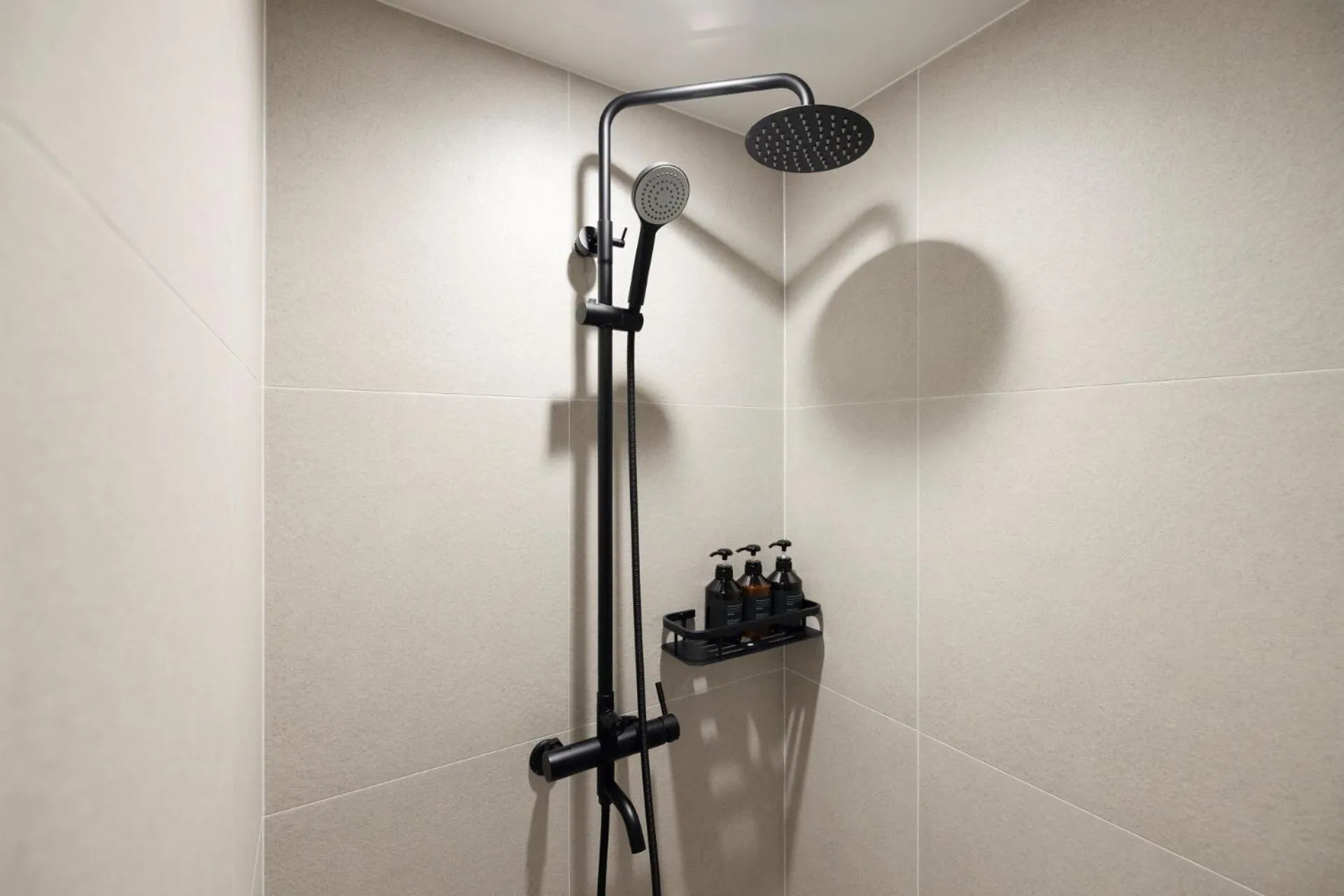 Shower in Anook Hotel Suwon Station