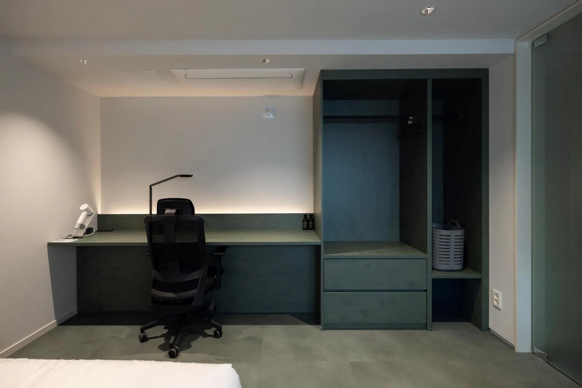 Photo of the whole room in Anook Hotel Suwon Station