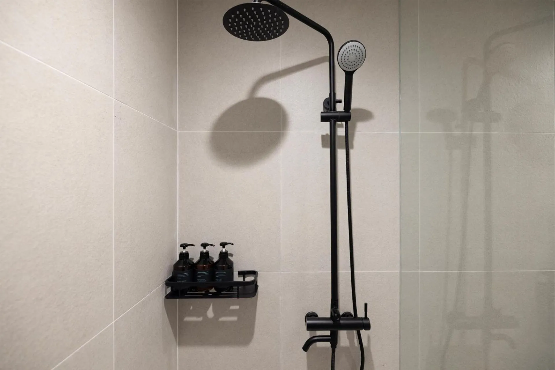 Shower in Anook Hotel Suwon Station