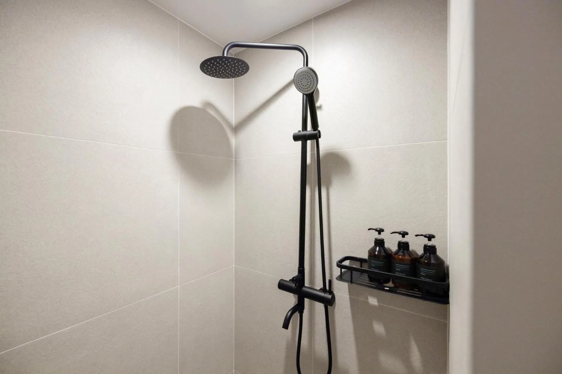 Shower in Anook Hotel Suwon Station