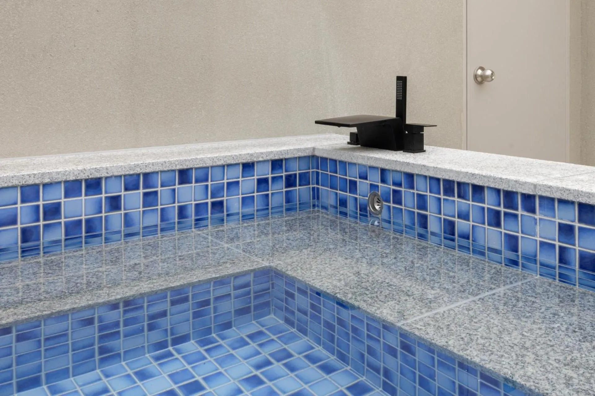 Hot Tub in Anook Hotel Suwon Station