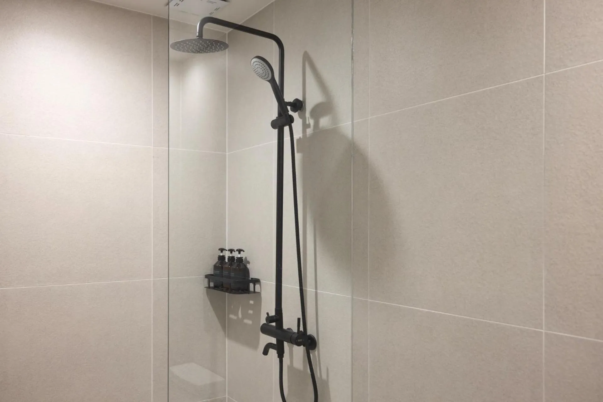 Shower in Anook Hotel Suwon Station
