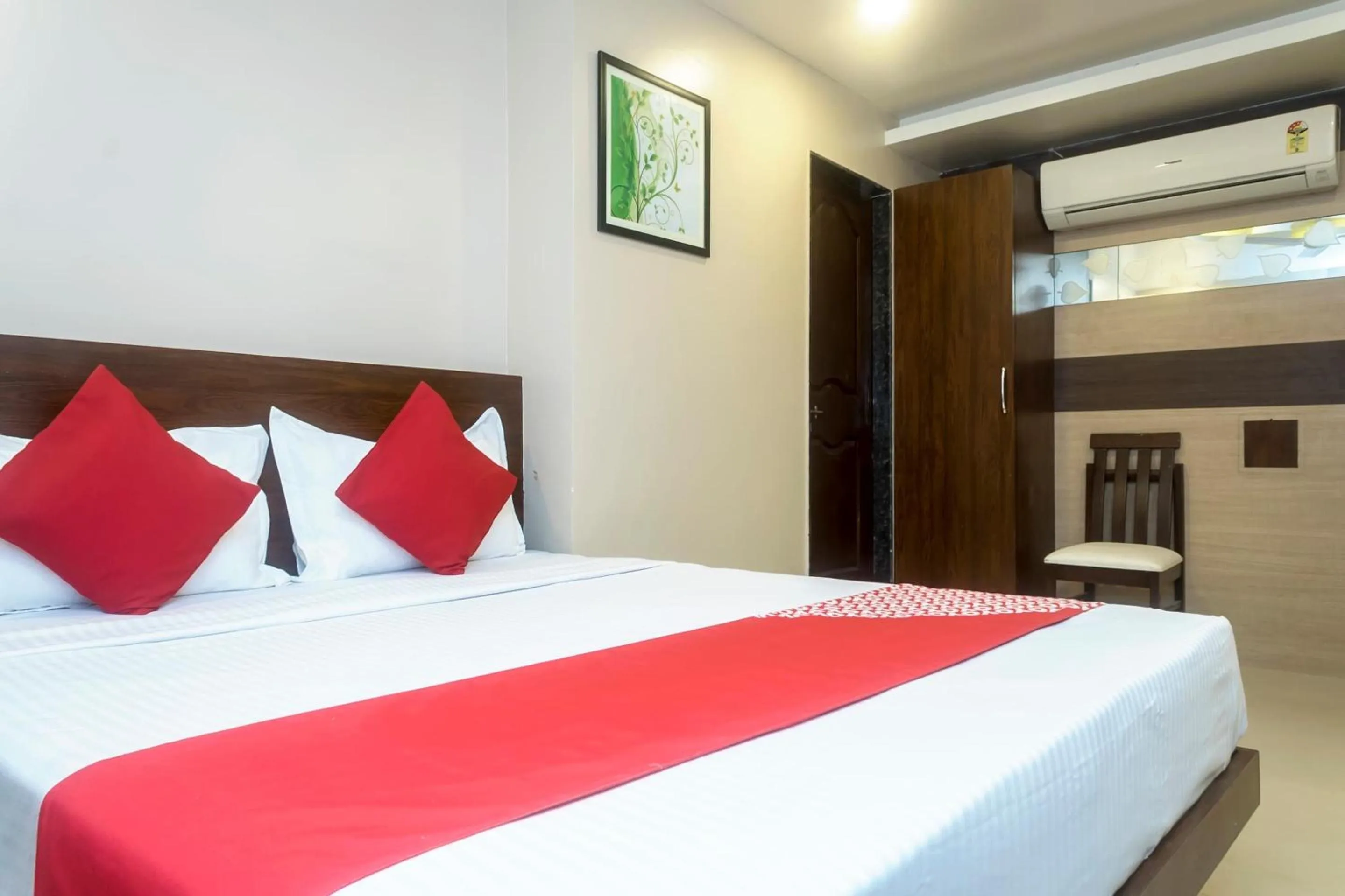 Bedroom in Hotel O Grand Pune