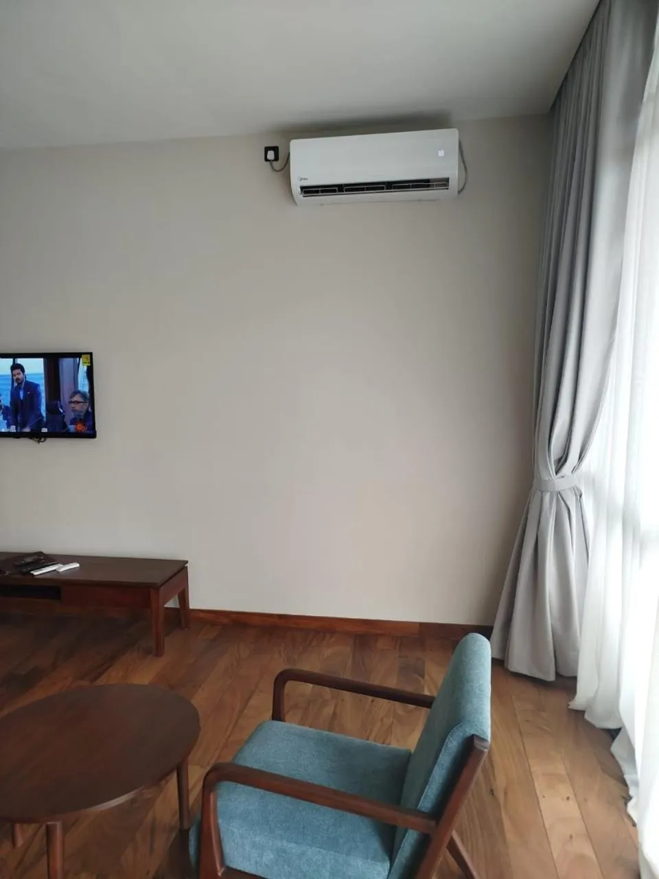 Seating area in Oak Ray Tea Bush