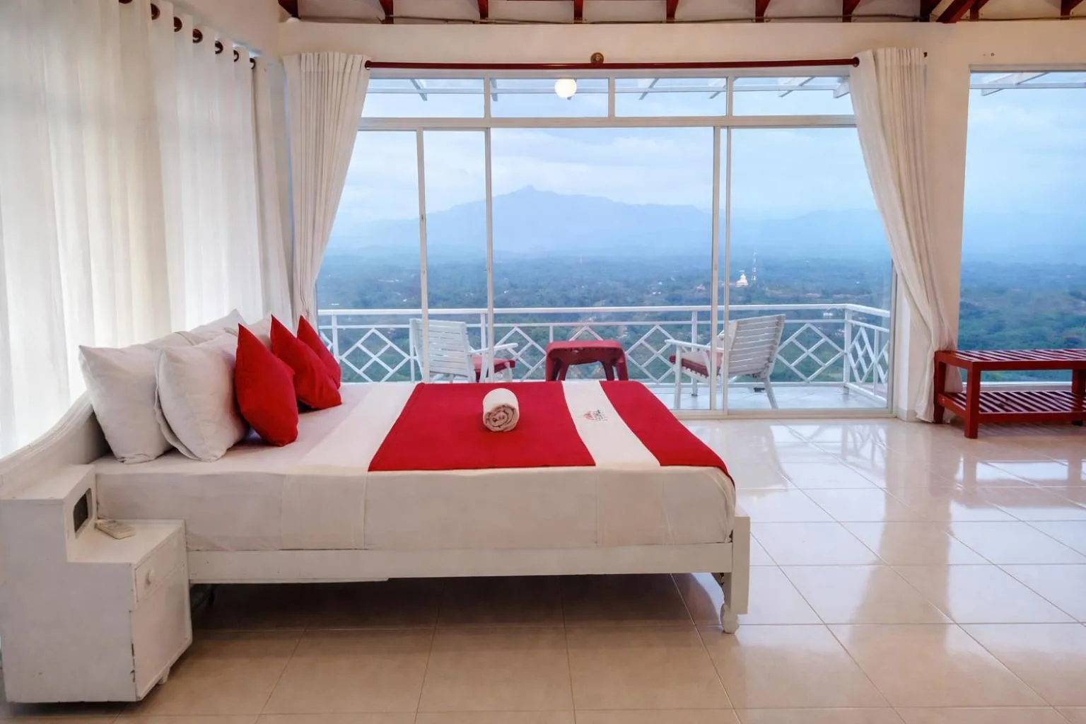 Bed in RedHill Kandy