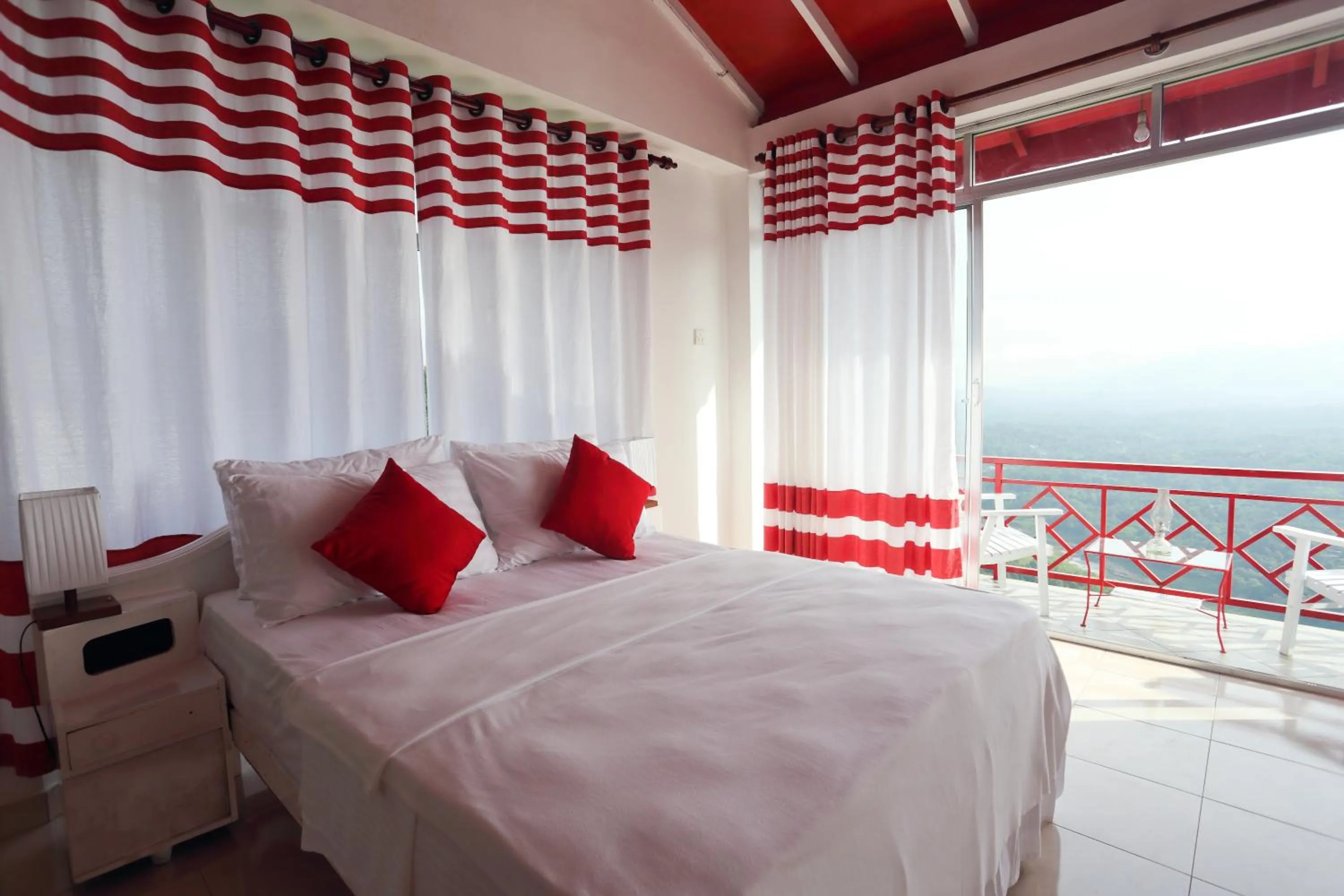 Bed in RedHill Kandy