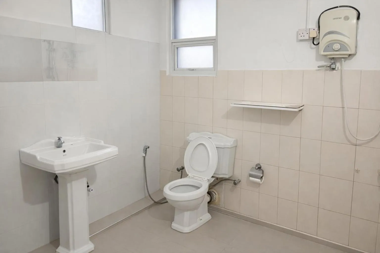 Shower in RedHill Kandy