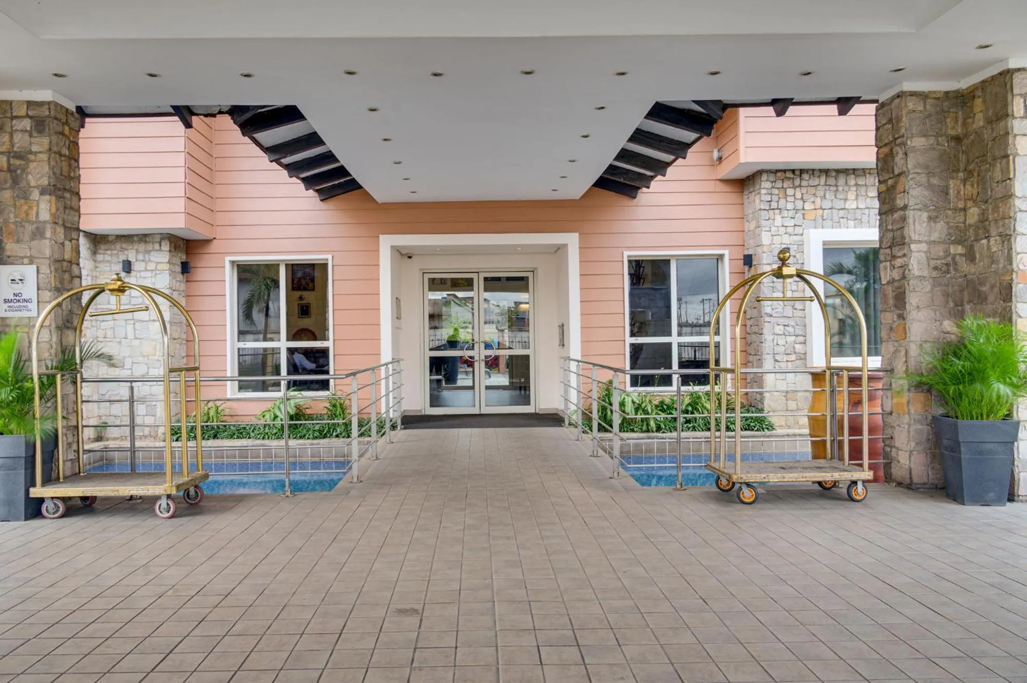 Property building in Leola Boutique Hotel Ikeja - Lagos