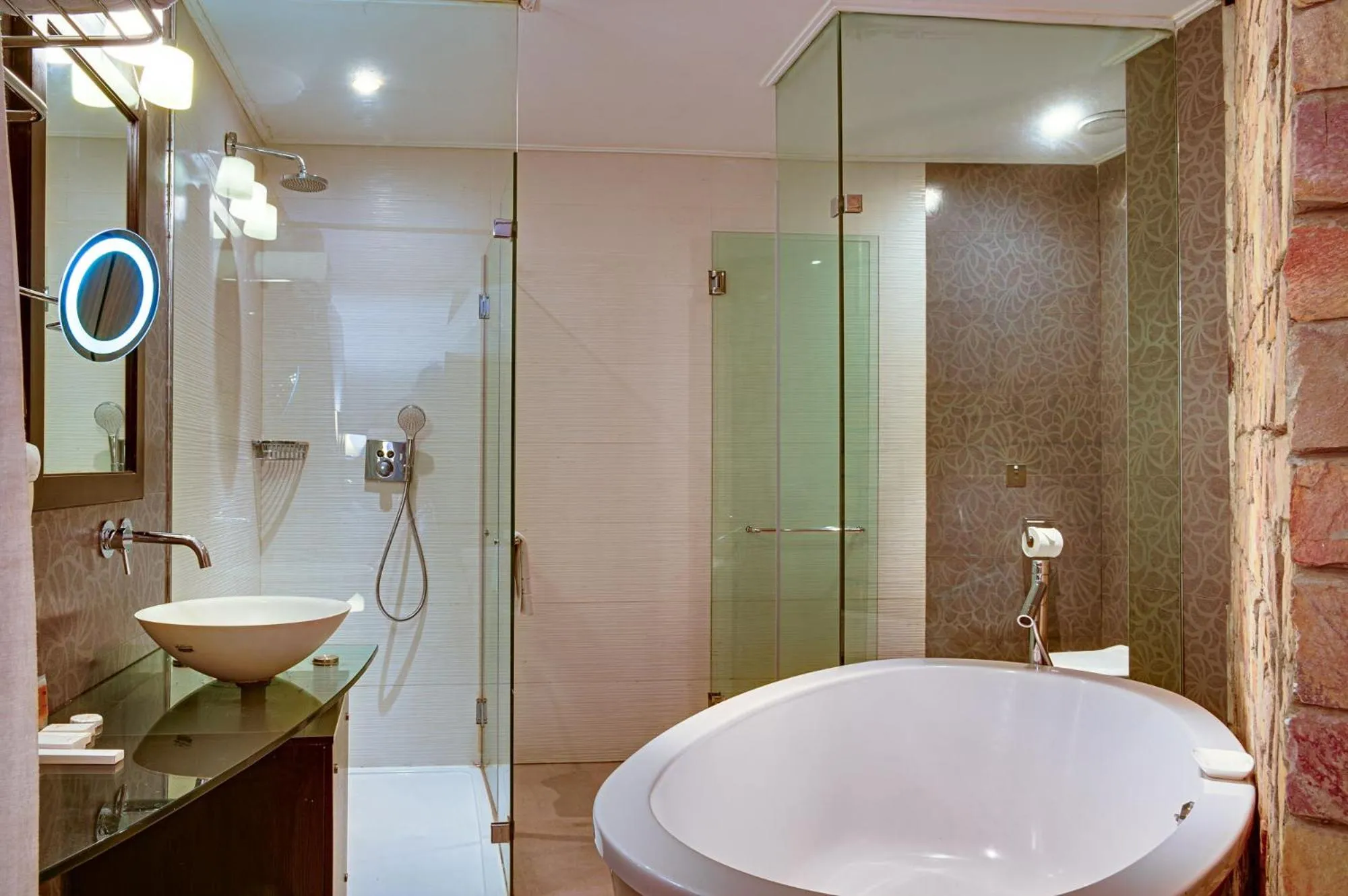 Shower in Leola Boutique Hotel Ikeja - Lagos