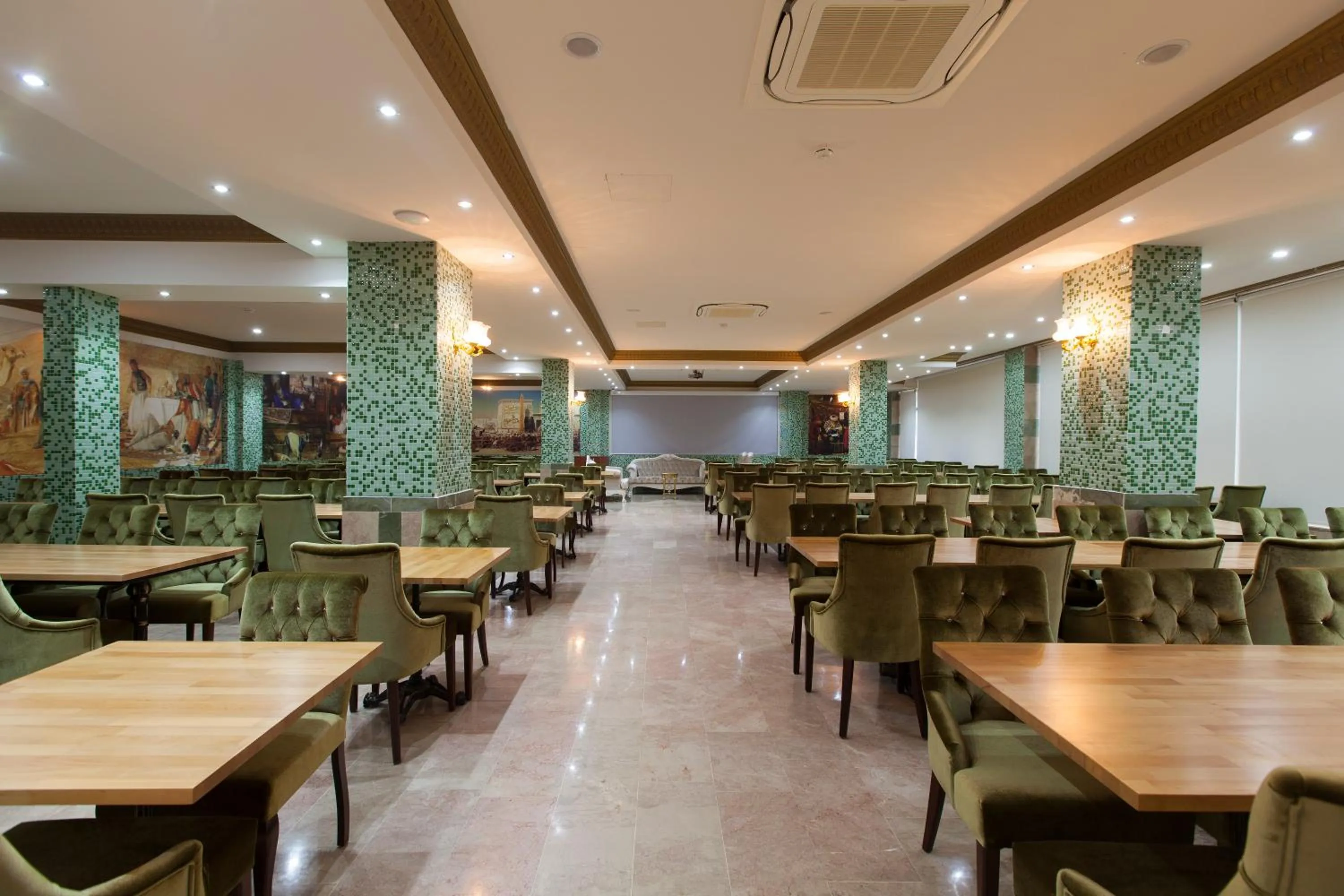 Lounge or bar in Alrazi Hotel