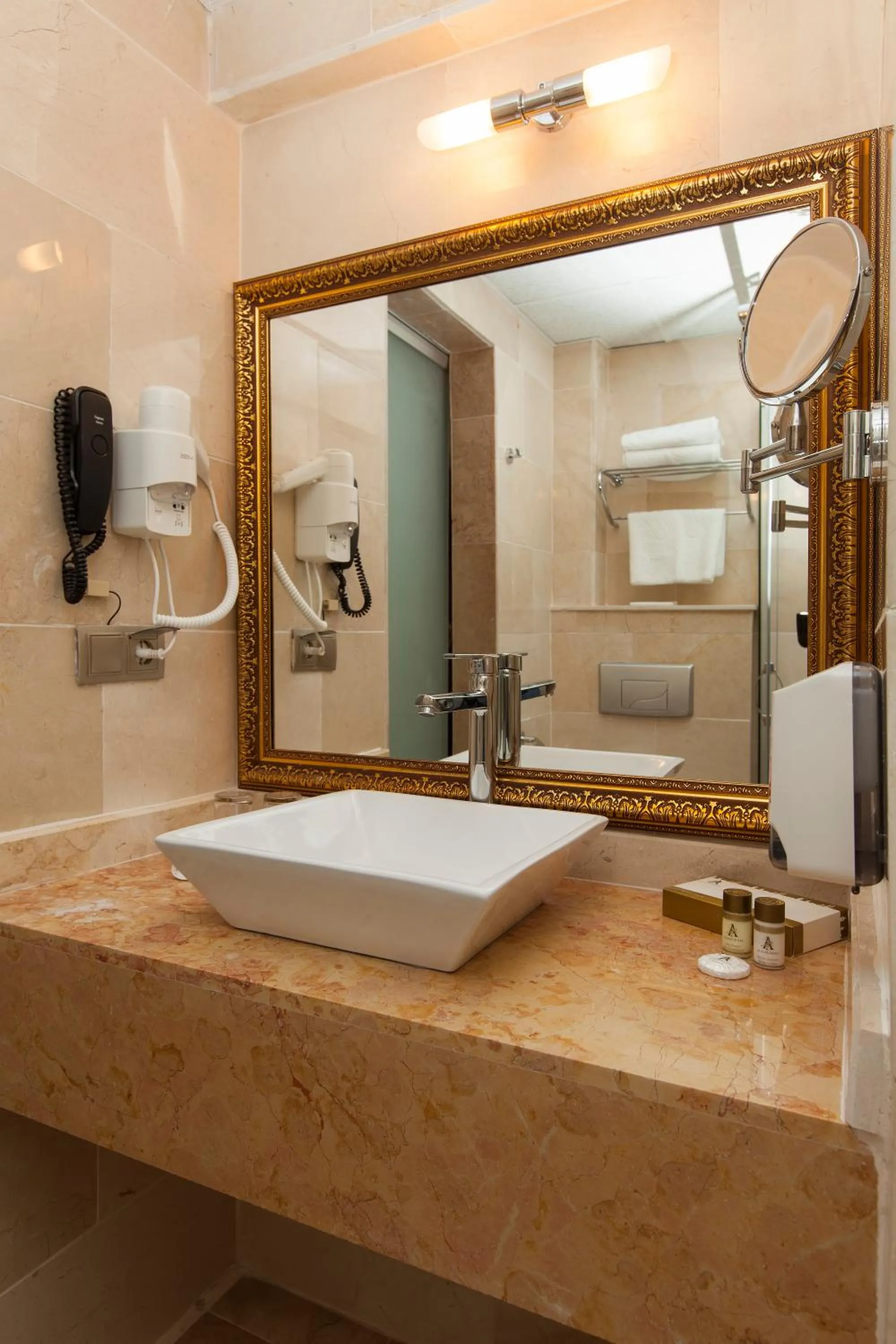 Bathroom in Alrazi Hotel