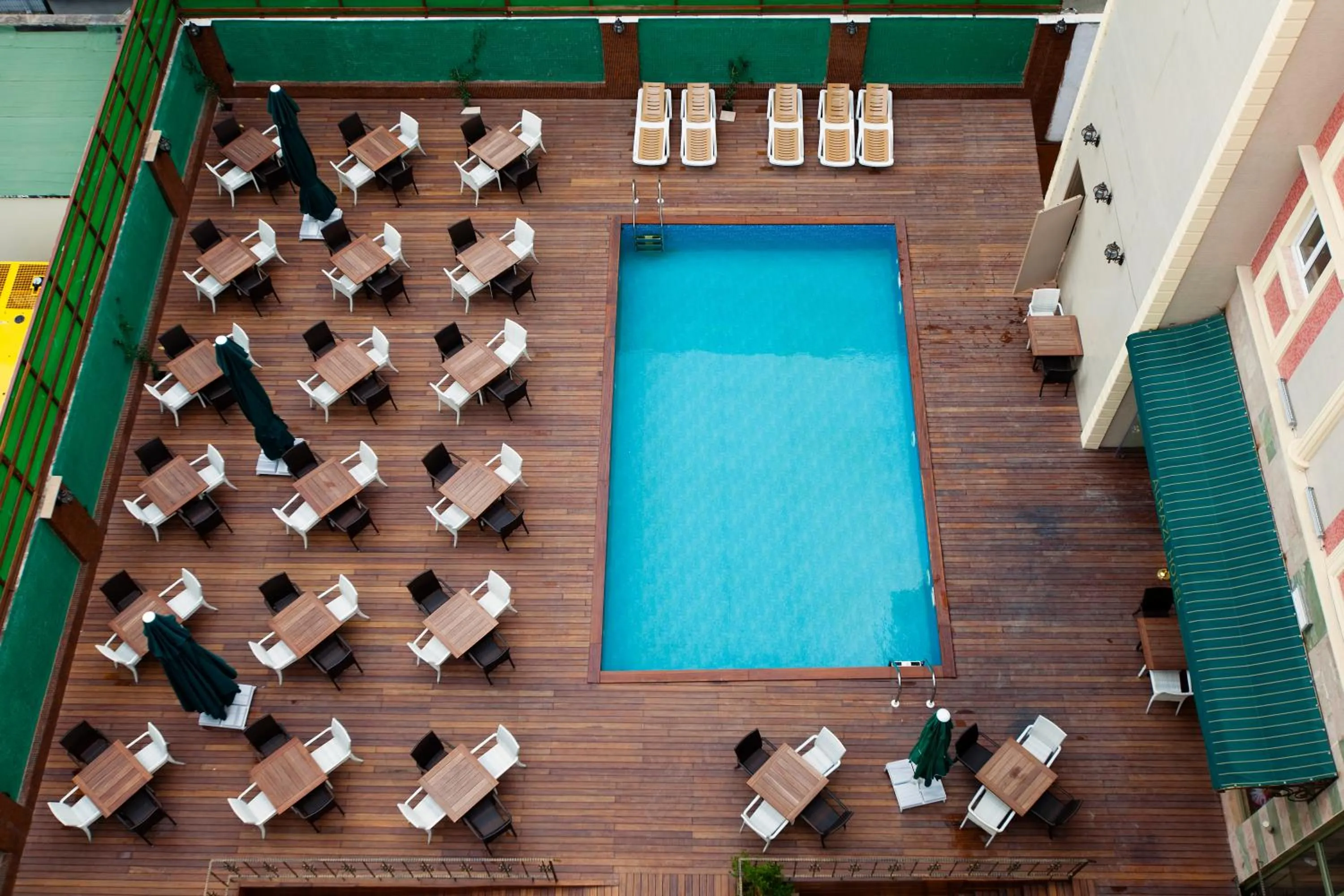 Swimming pool in Alrazi Hotel