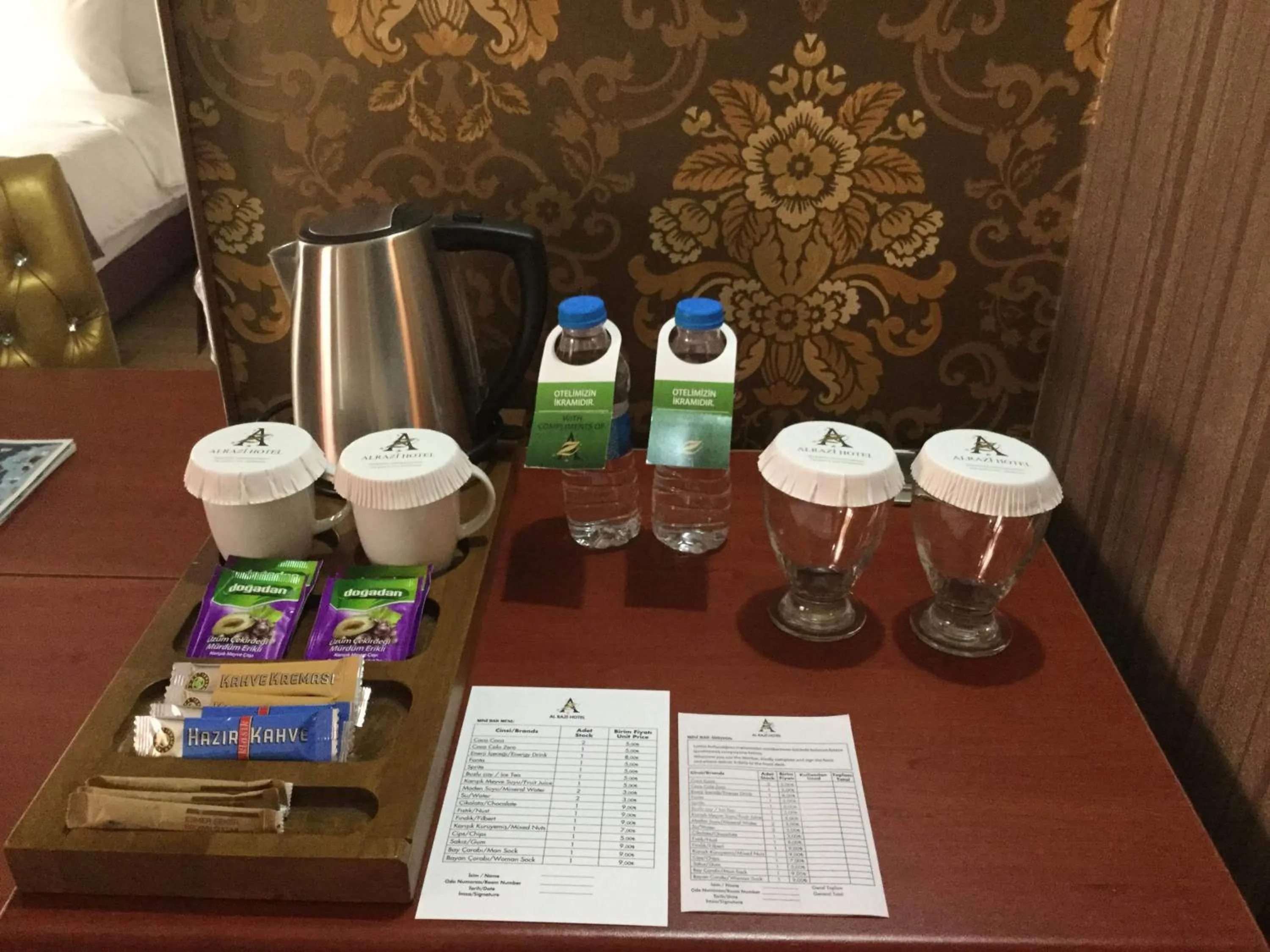 Coffee/tea facilities in Alrazi Hotel