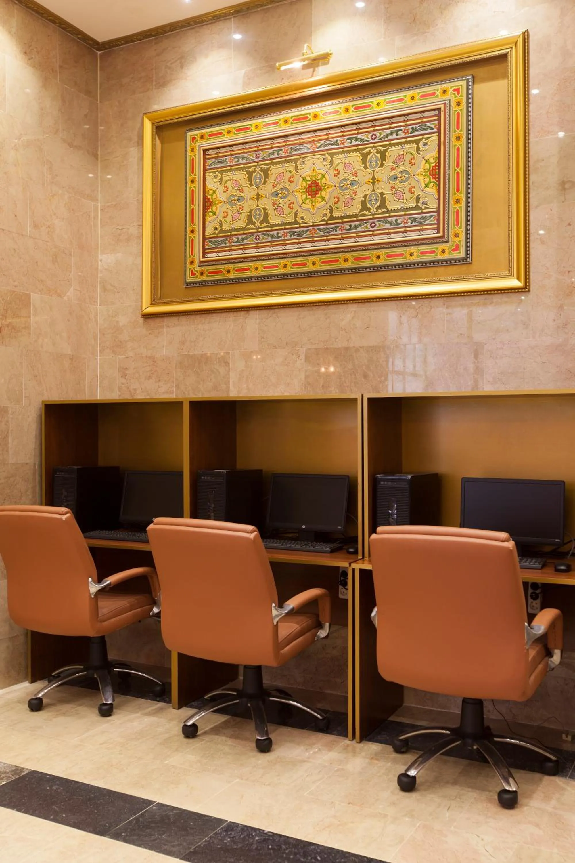 Business facilities in Alrazi Hotel