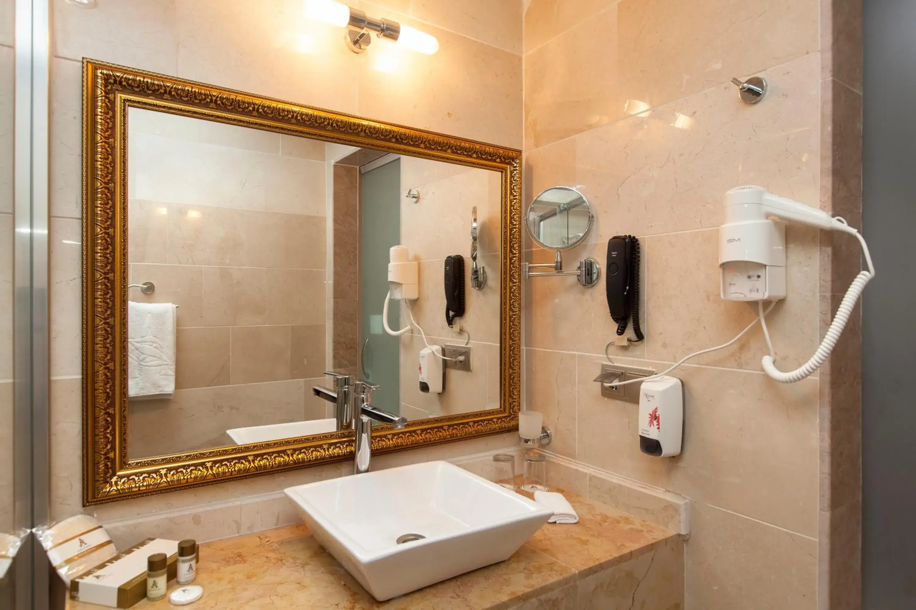 Bathroom in Alrazi Hotel Bathroom in Alrazi Hotel