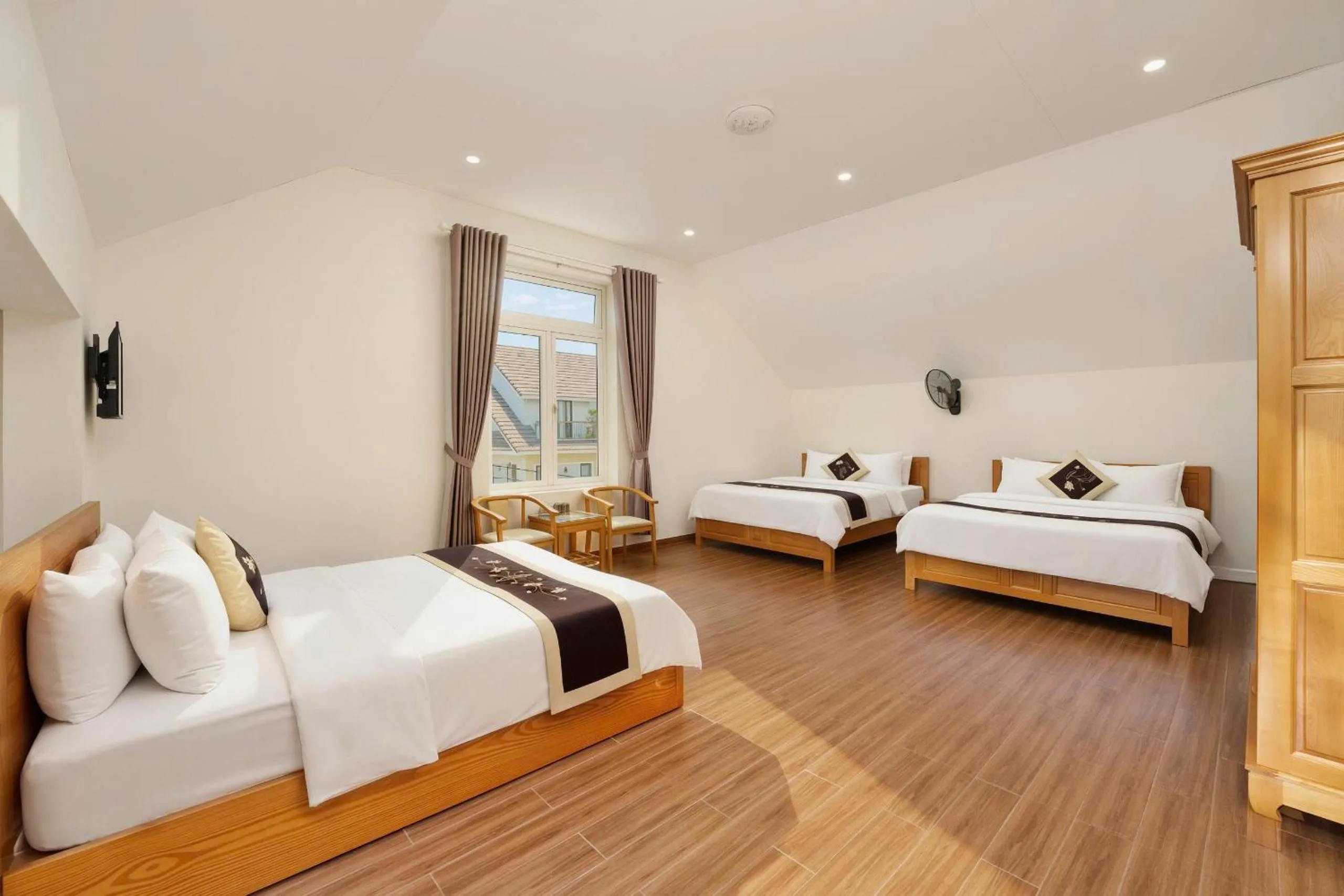 Bedroom, Bed in Lan Viên Villa