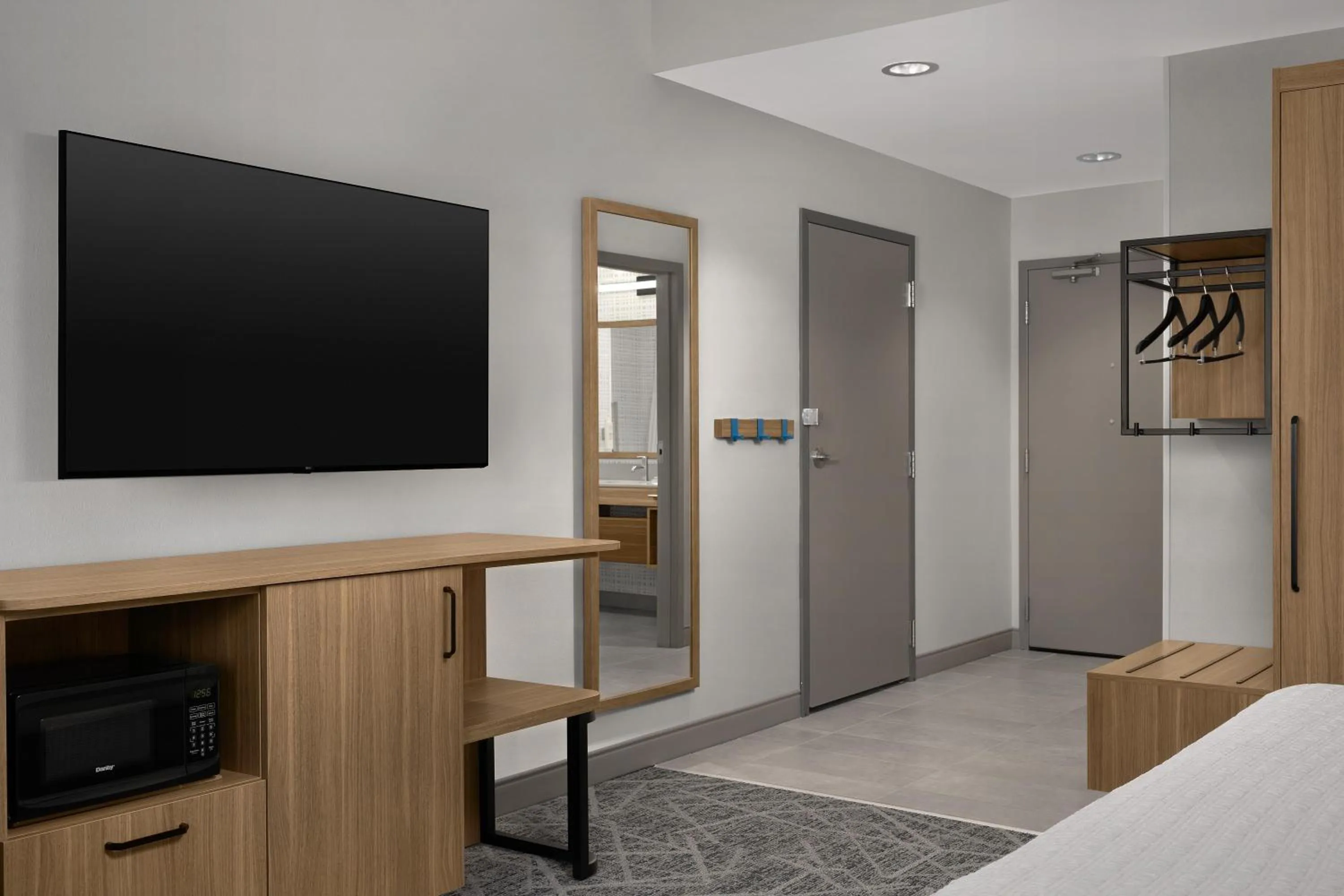 Bed in Hampton Inn By Hilton Dexter