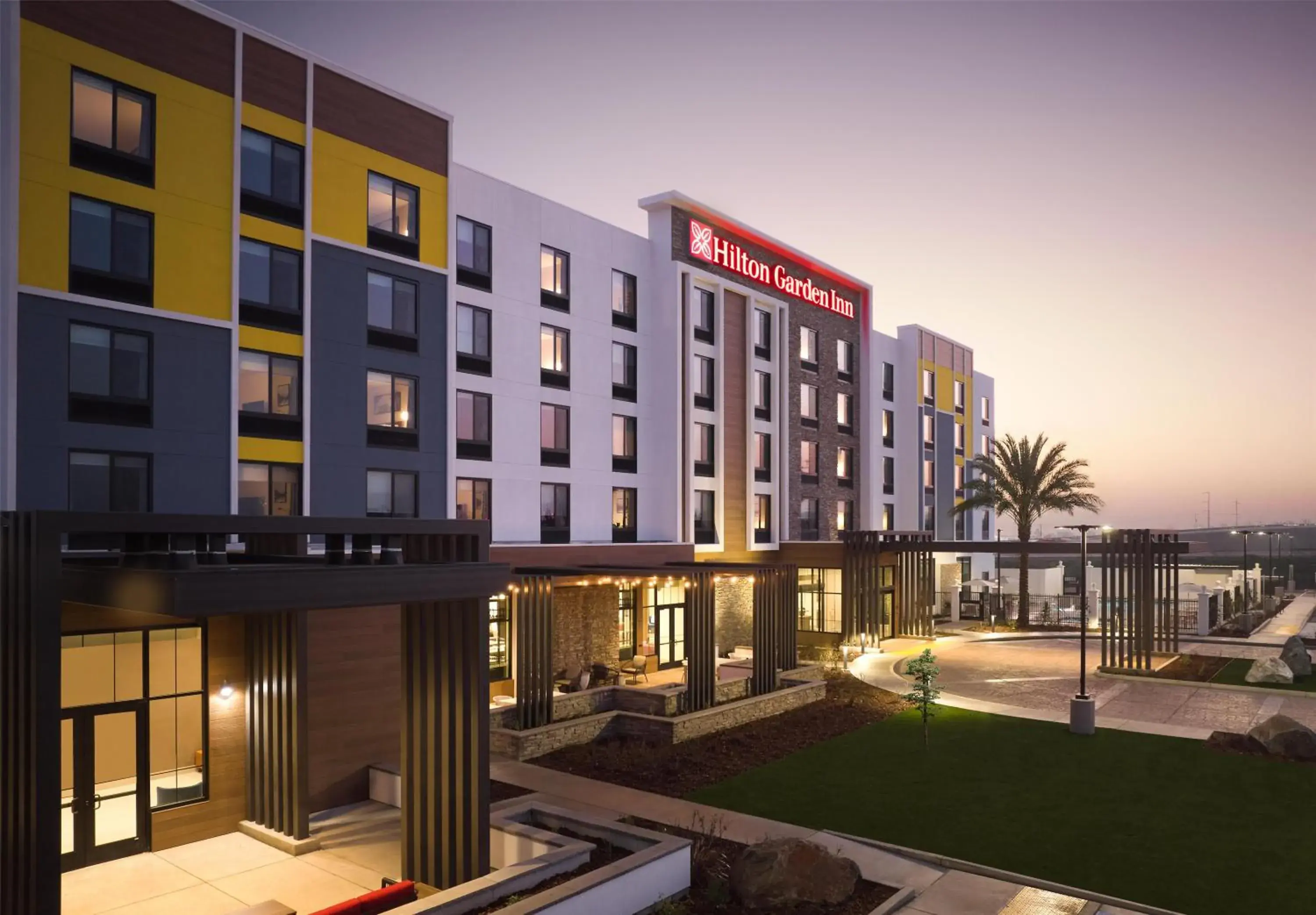 Property building in Hilton Garden Inn Merced Property building in Hilton Garden Inn Merced