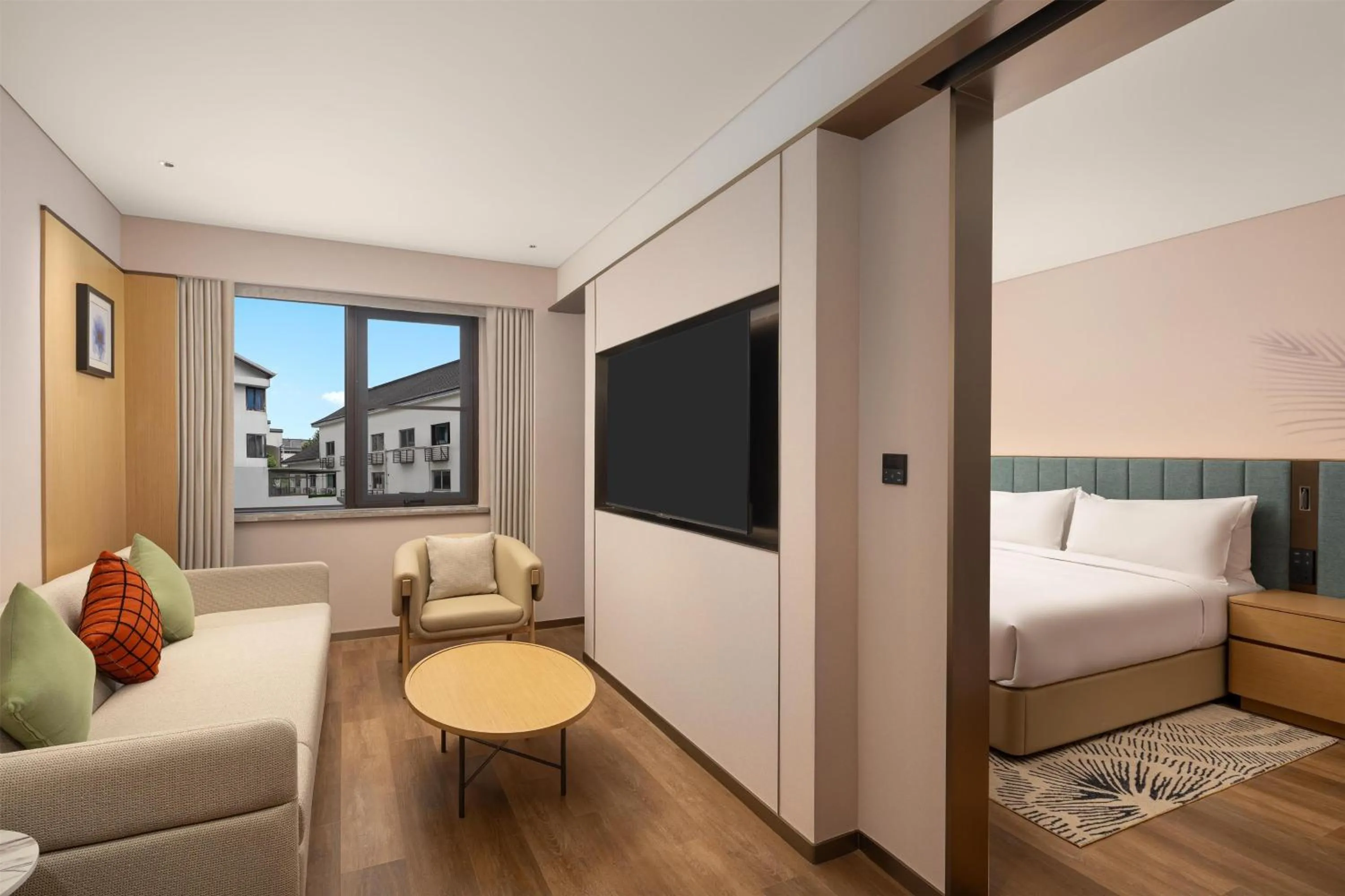 Living room, Bed in Hilton Garden Inn Shaoxing Lu Xun Native Place