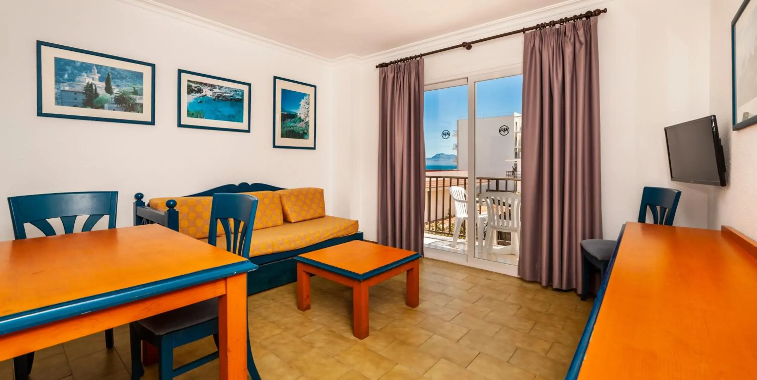 Living room in Apartamentos Charlys Can Picafort Living room in Apartamentos Charlys Can Picafort