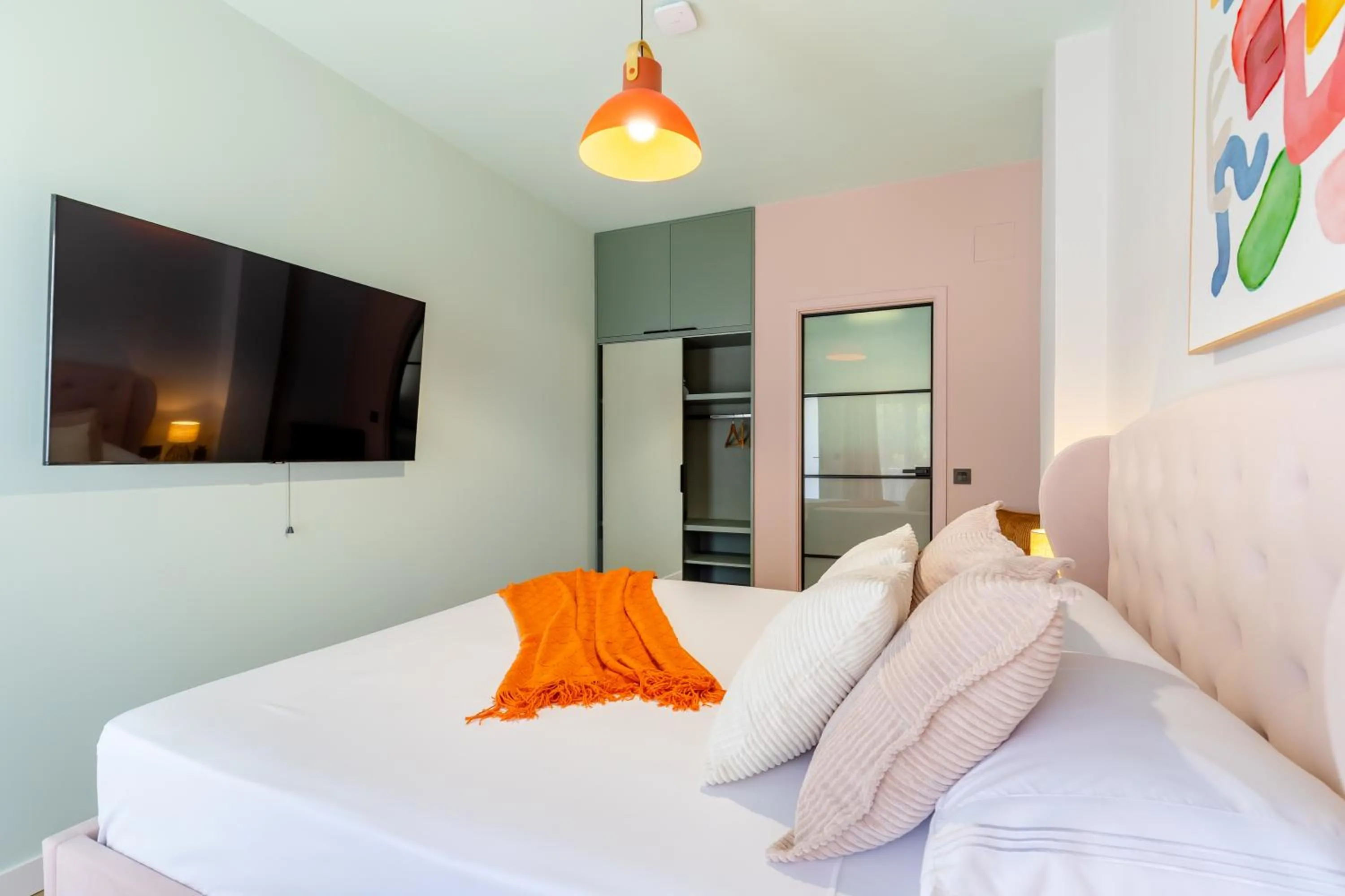 TV and multimedia, Bed in Charm Beach Retreat