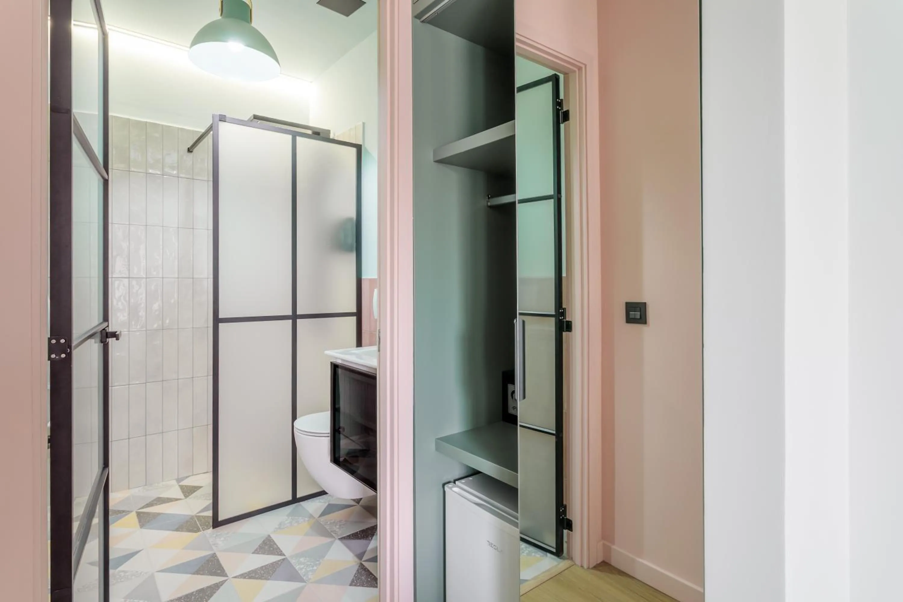 Shower in Charm Beach Retreat