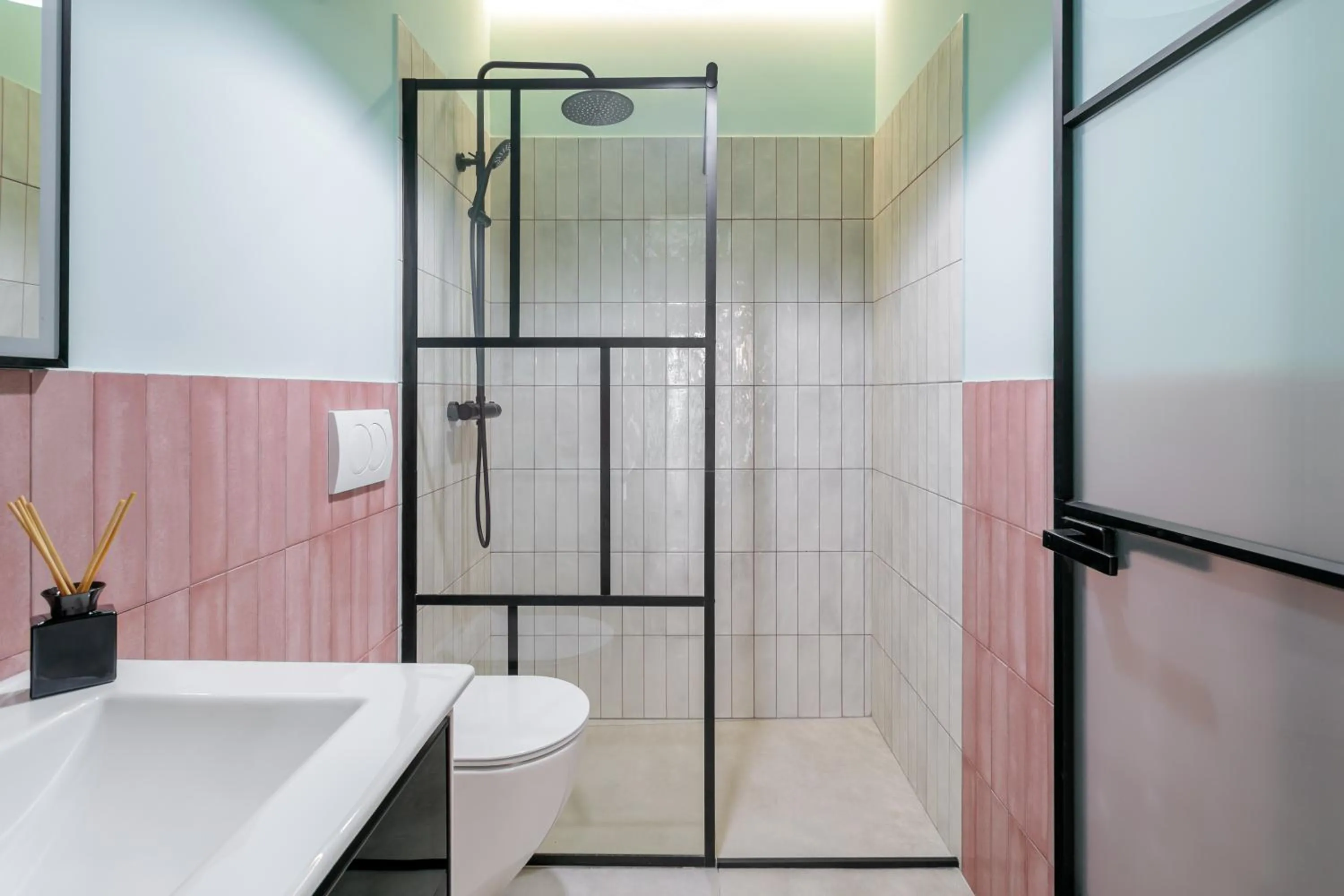Shower in Charm Beach Retreat