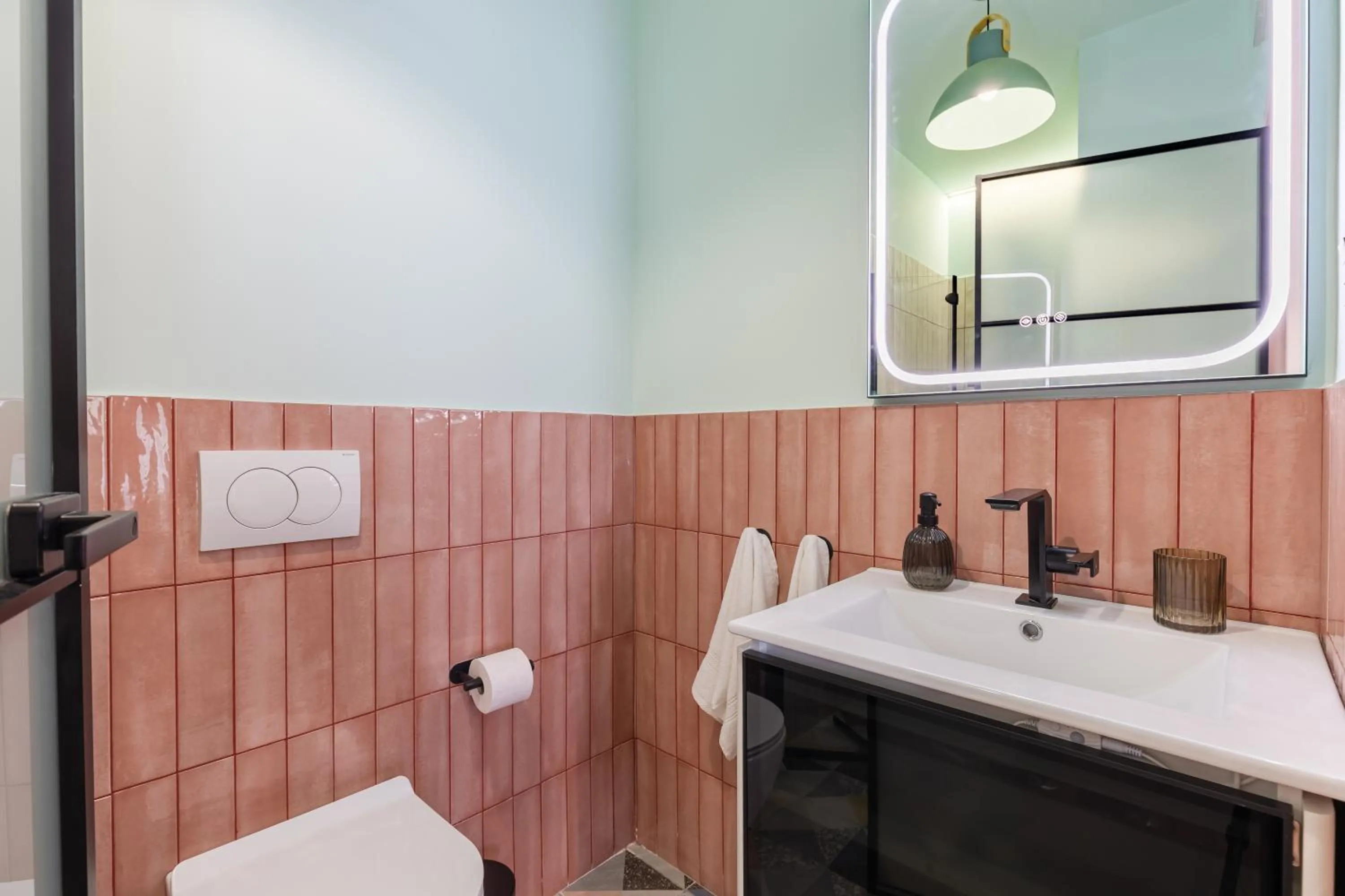 Toilet in Charm Beach Retreat