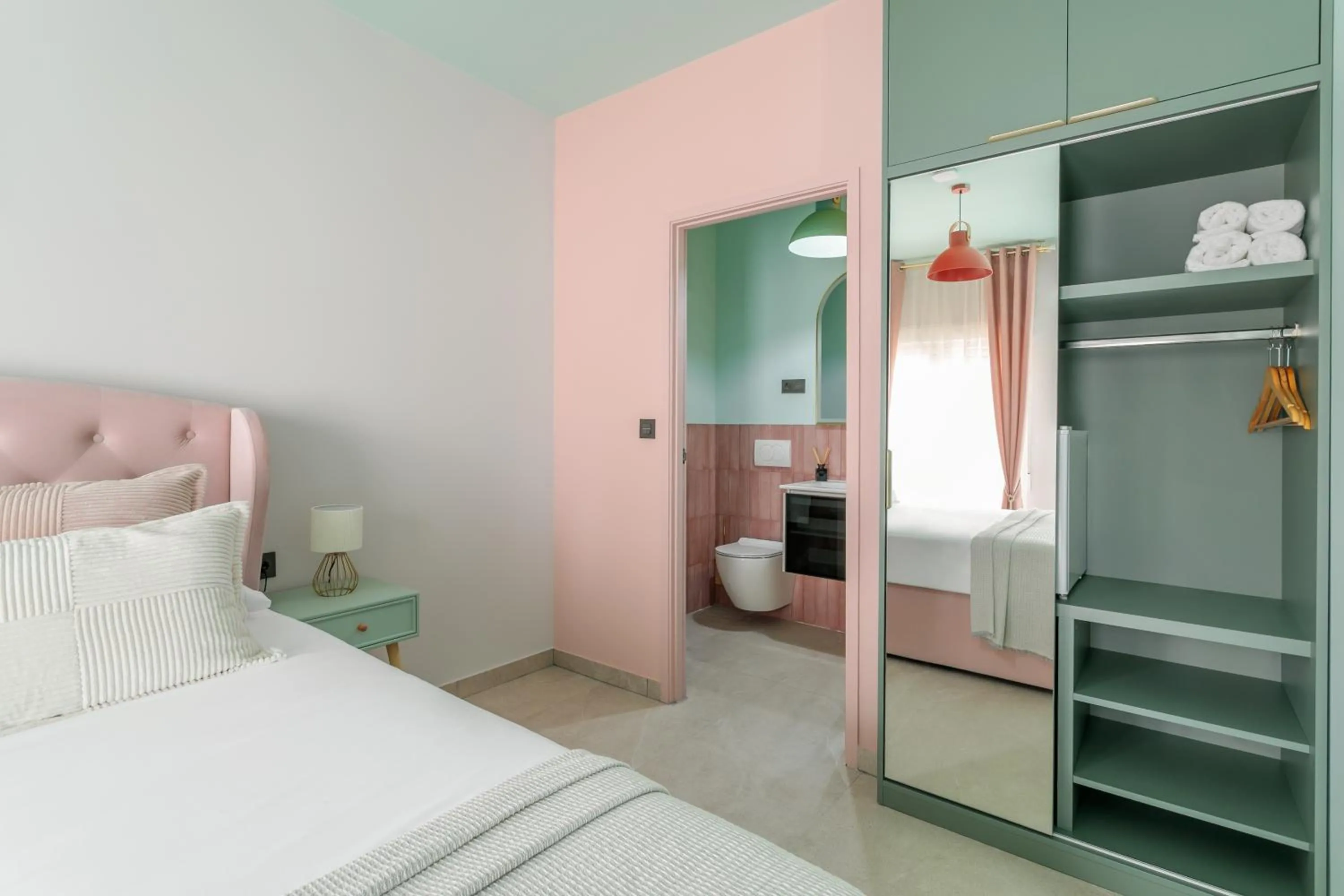 Bedroom, Bed in Charm Beach Retreat