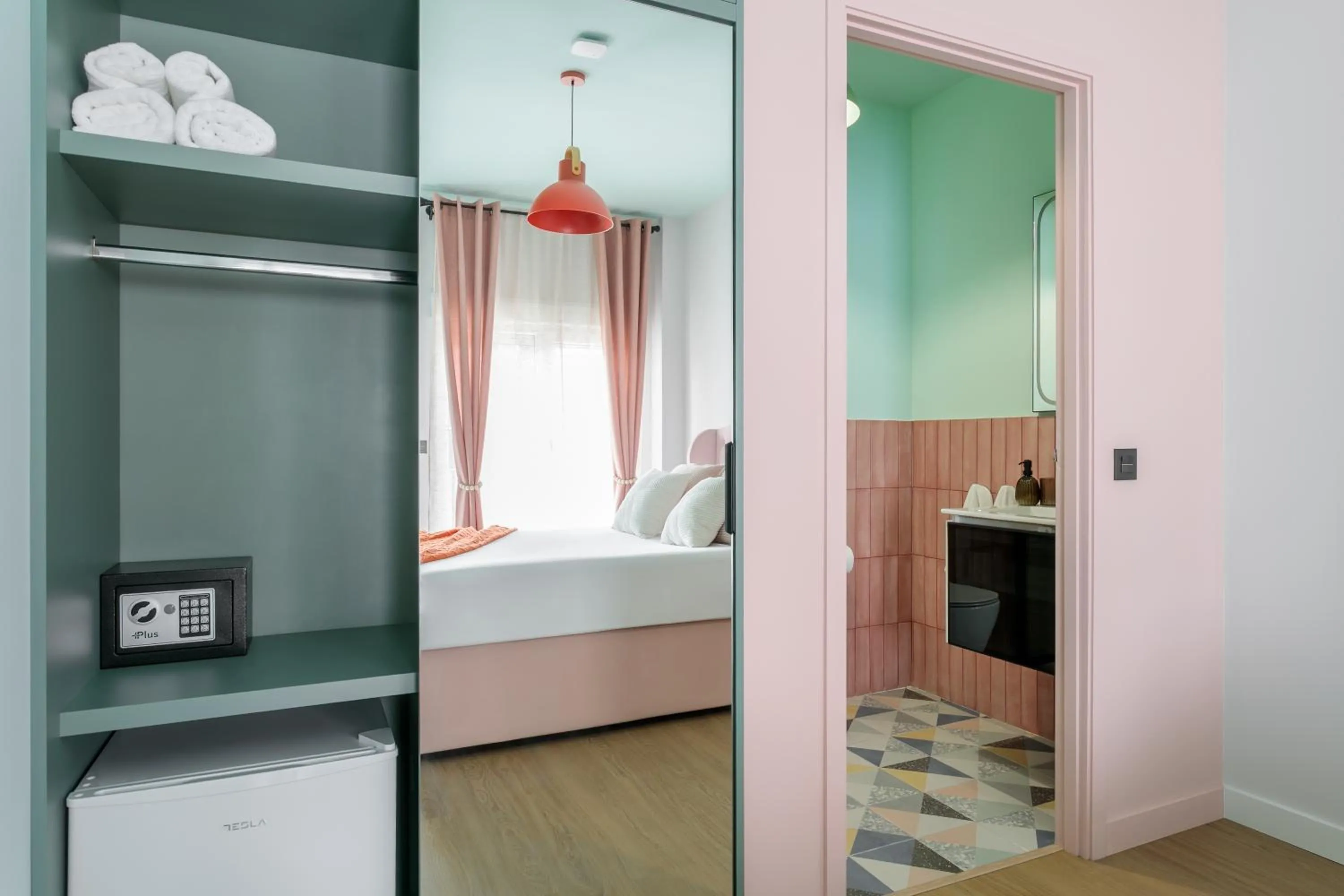 Photo of the whole room, Bed in Charm Beach Retreat