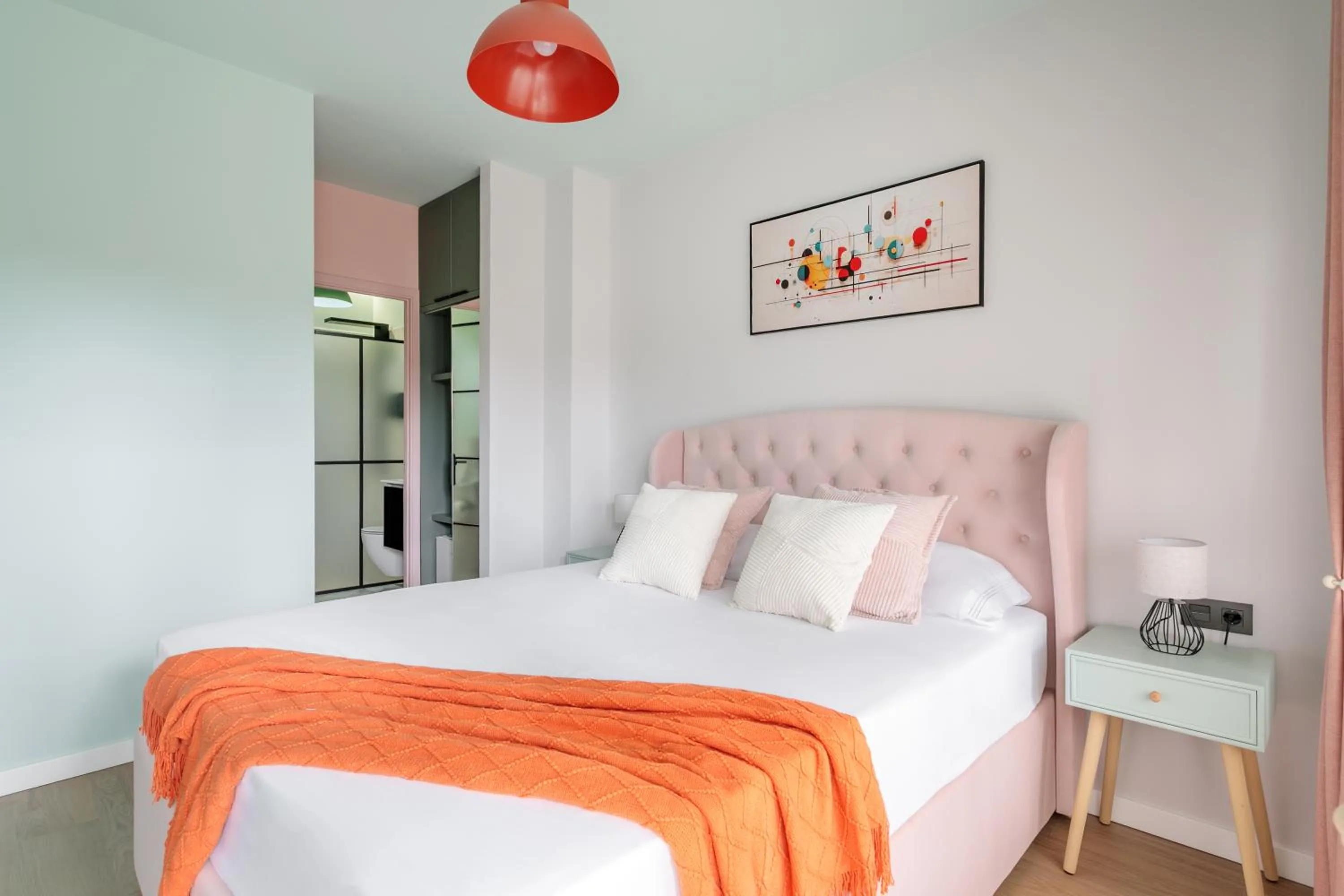 Bed in Charm Beach Retreat
