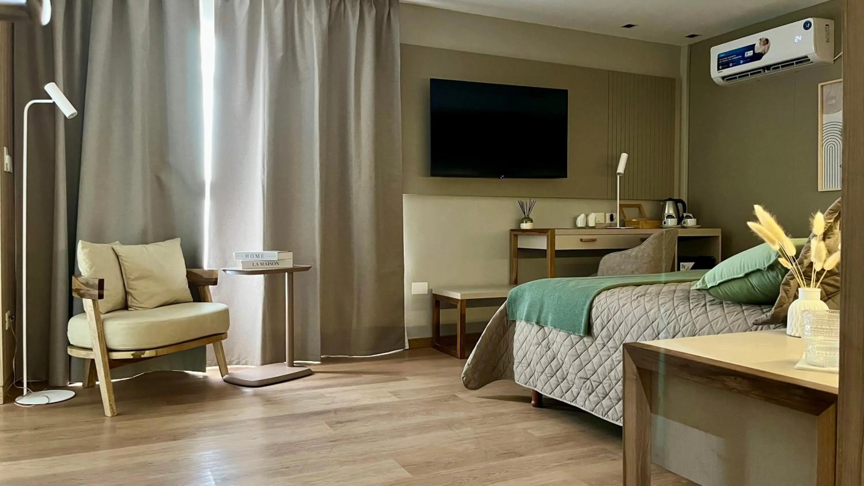 Bedroom, Bed in Empire Hotel Buenos Aires by HS