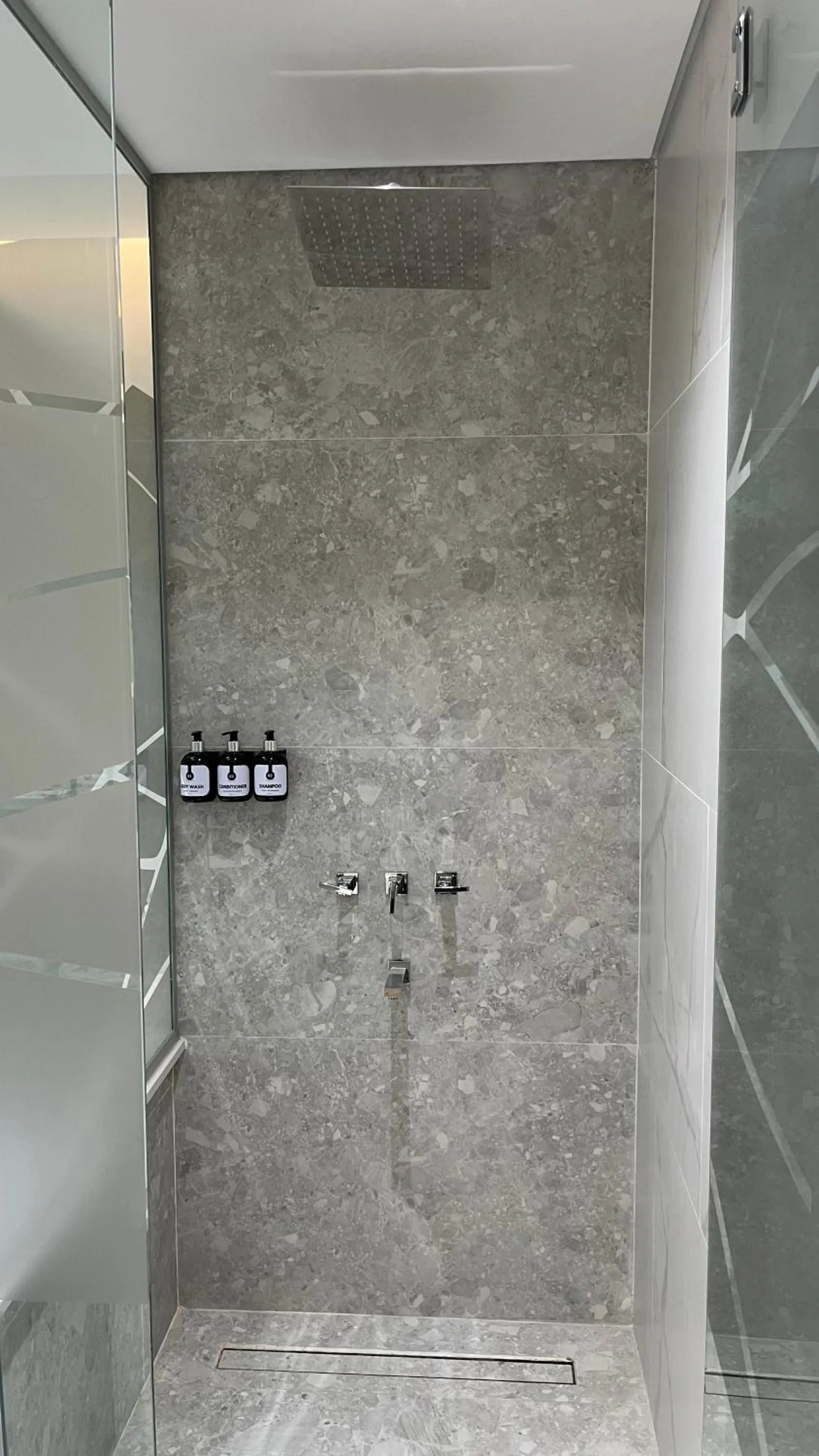 Shower in Empire Hotel Buenos Aires by HS