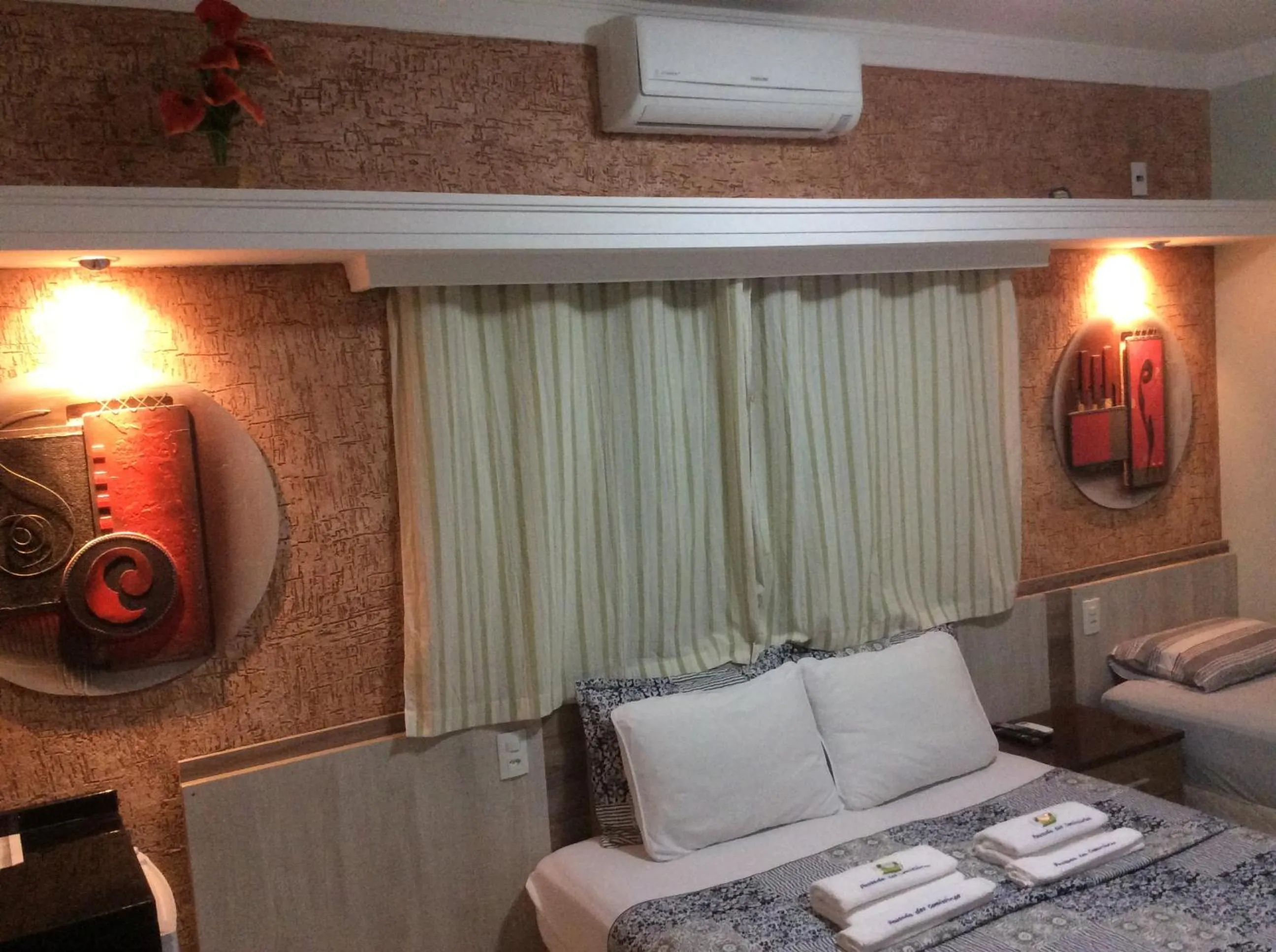 Property building, Bed in Pousada Dos Comissarios