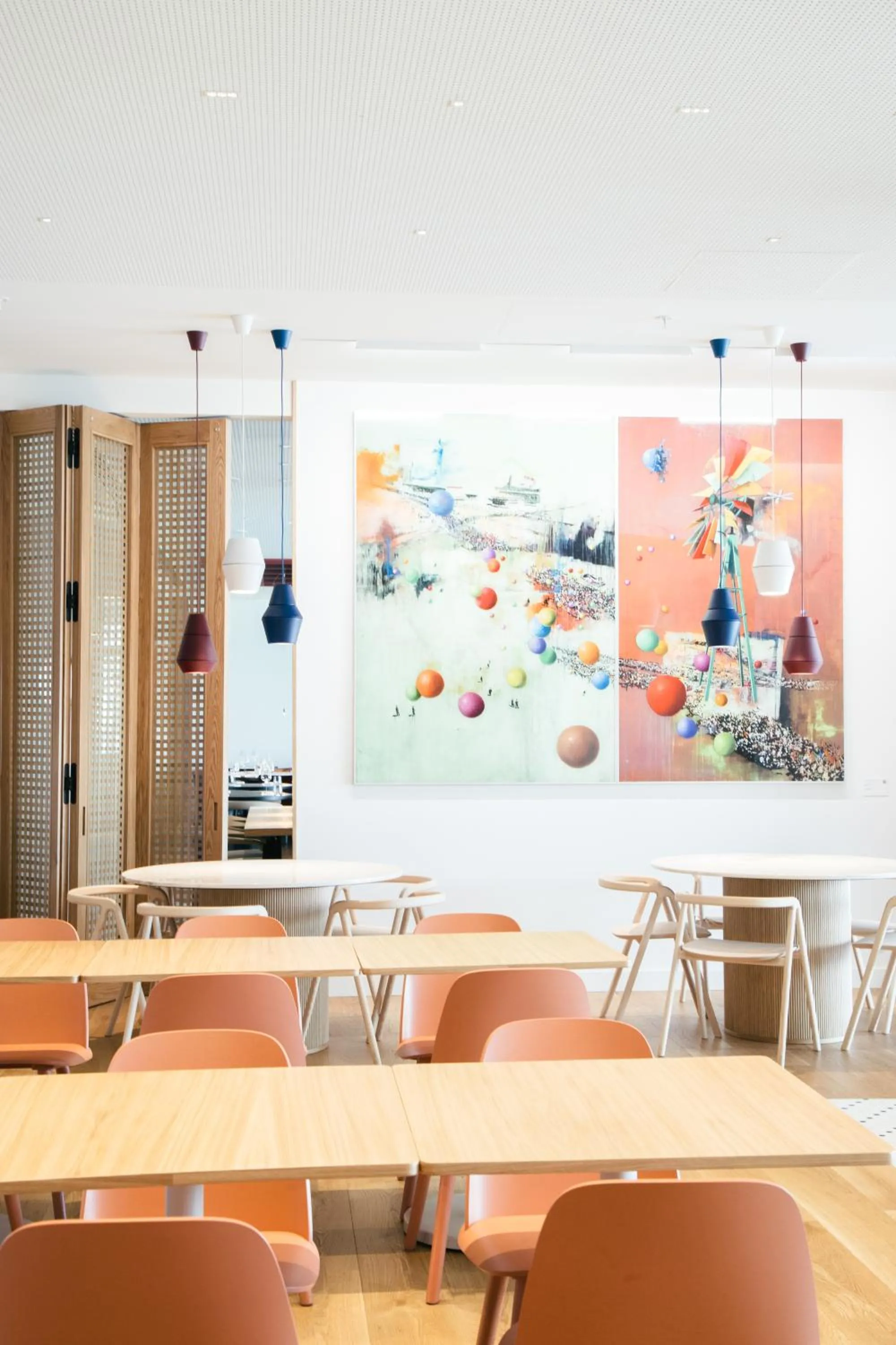 Restaurant/places to eat in MACAM Hotel