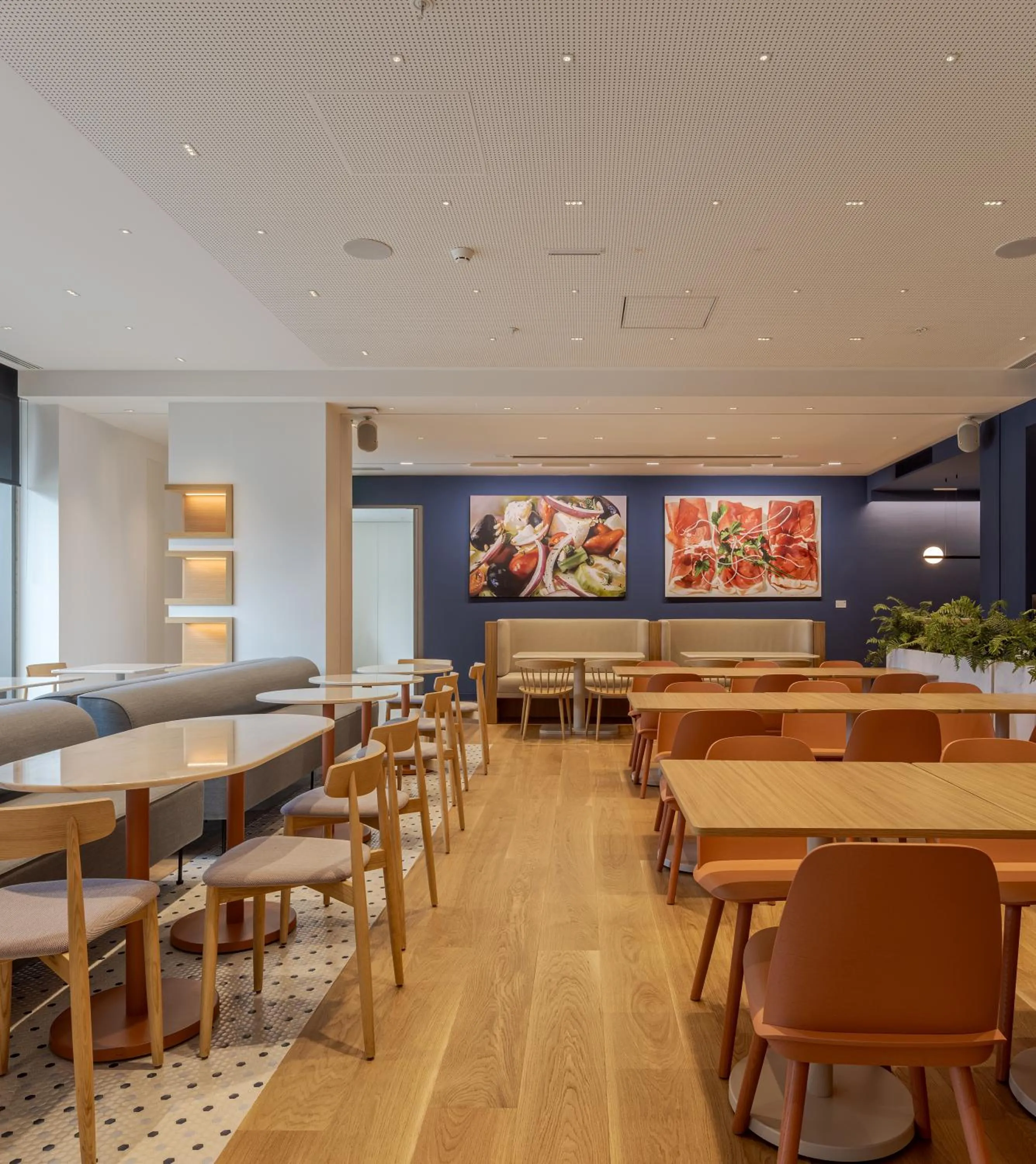 Restaurant/places to eat in MACAM Hotel