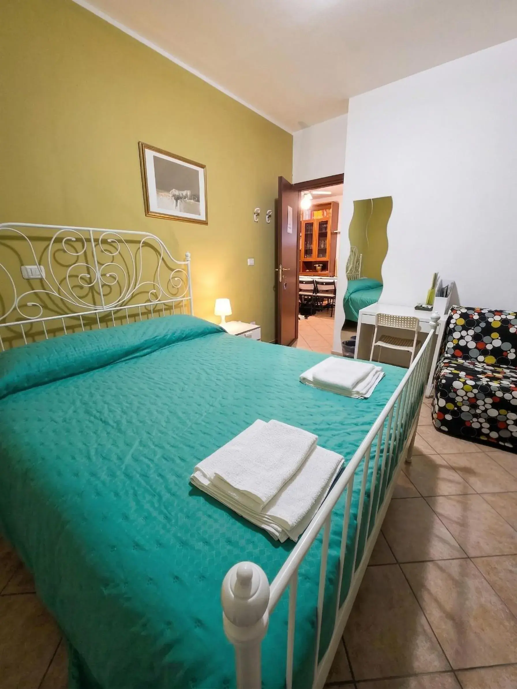 Double Room with Shared Bathroom - single occupancy in La Piazza B&B Double Room with Shared Bathroom - single occupancy in La Piazza B&B