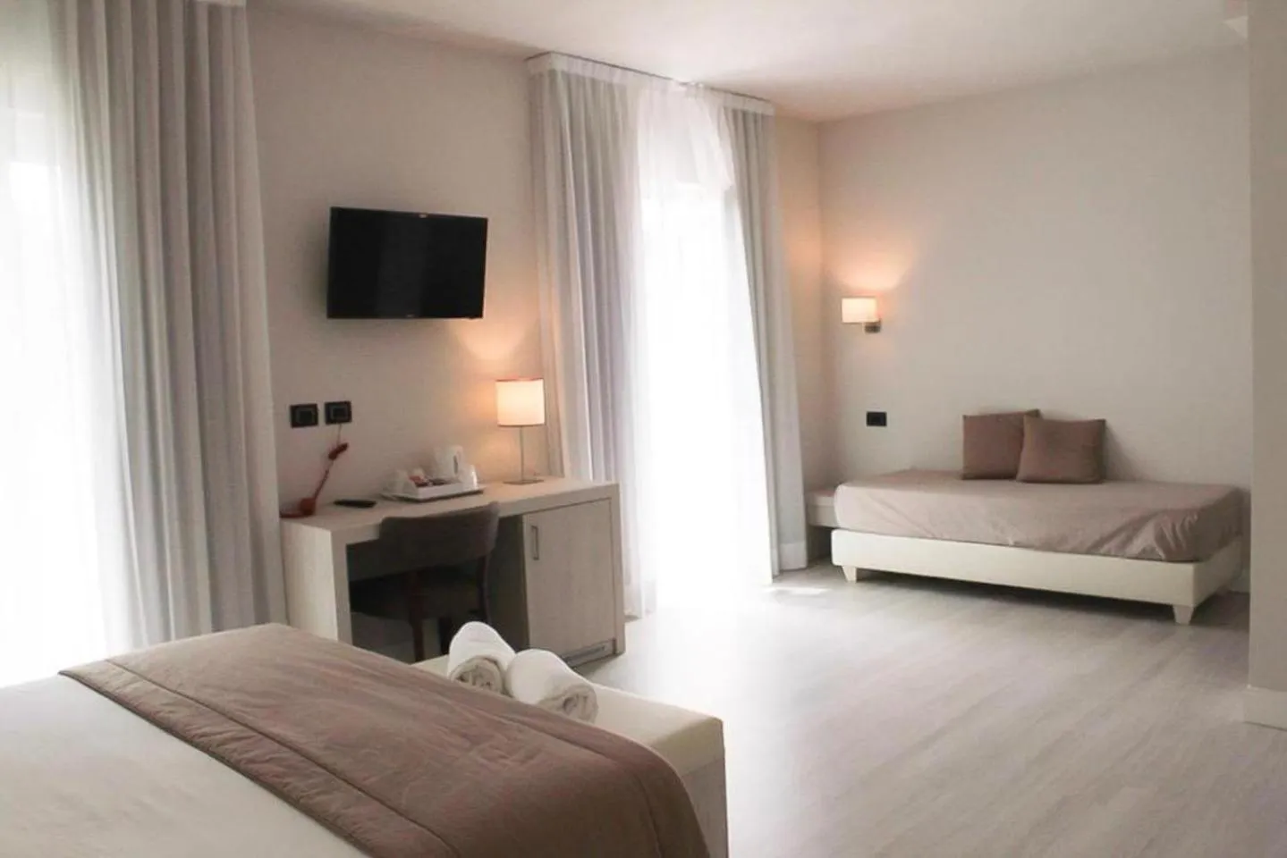 View (from property/room), Bed in Hotel Villa Barsanti