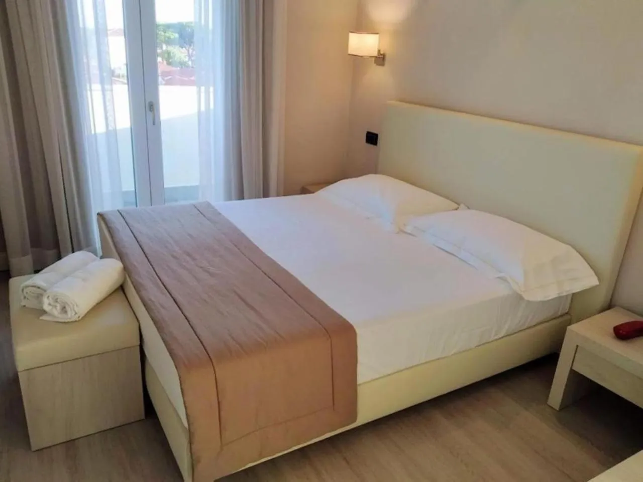 View (from property/room), Bed in Hotel Villa Barsanti