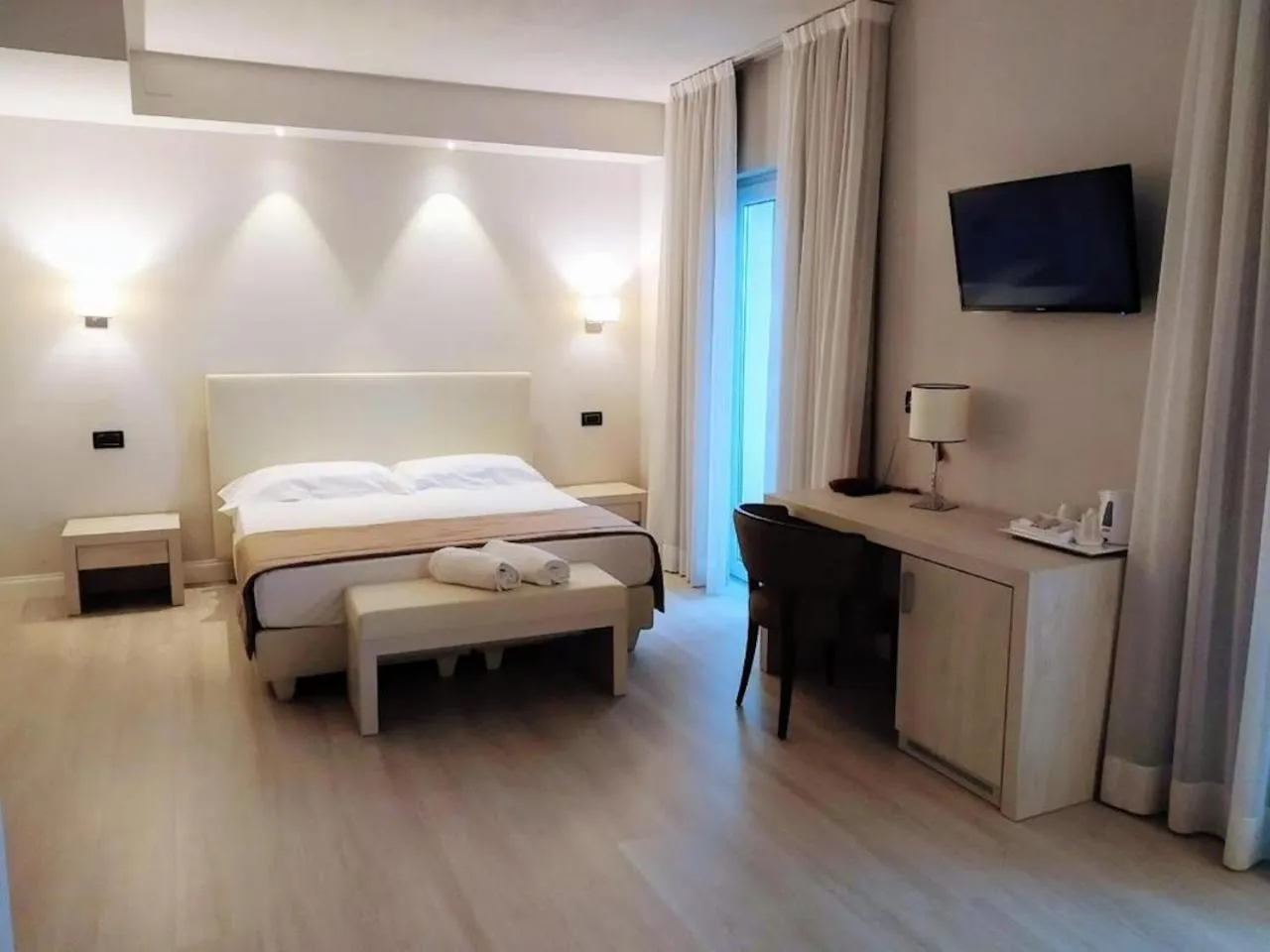 View (from property/room), Bed in Hotel Villa Barsanti