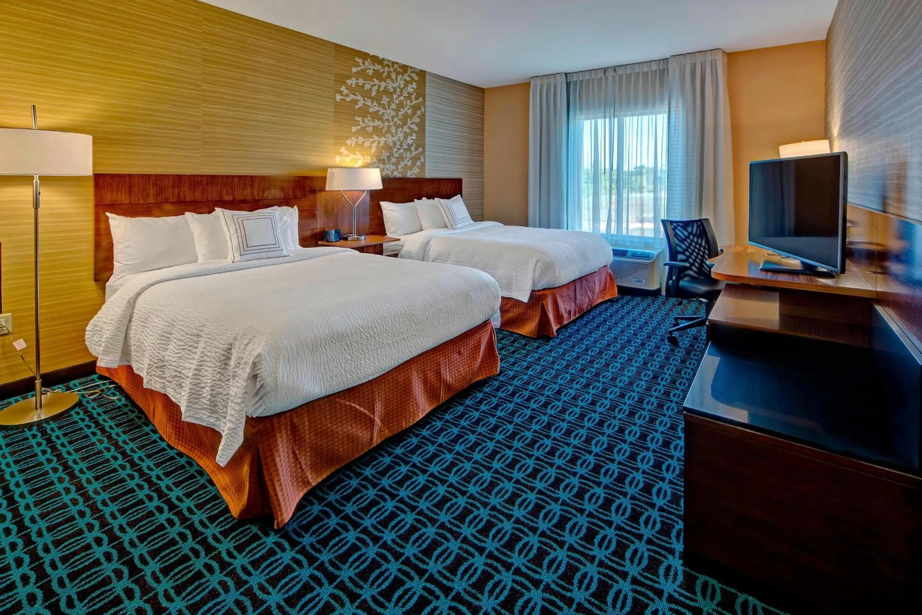 Photo of the whole room, Bed in Fairfield Inn & Suites by Marriott Jackson