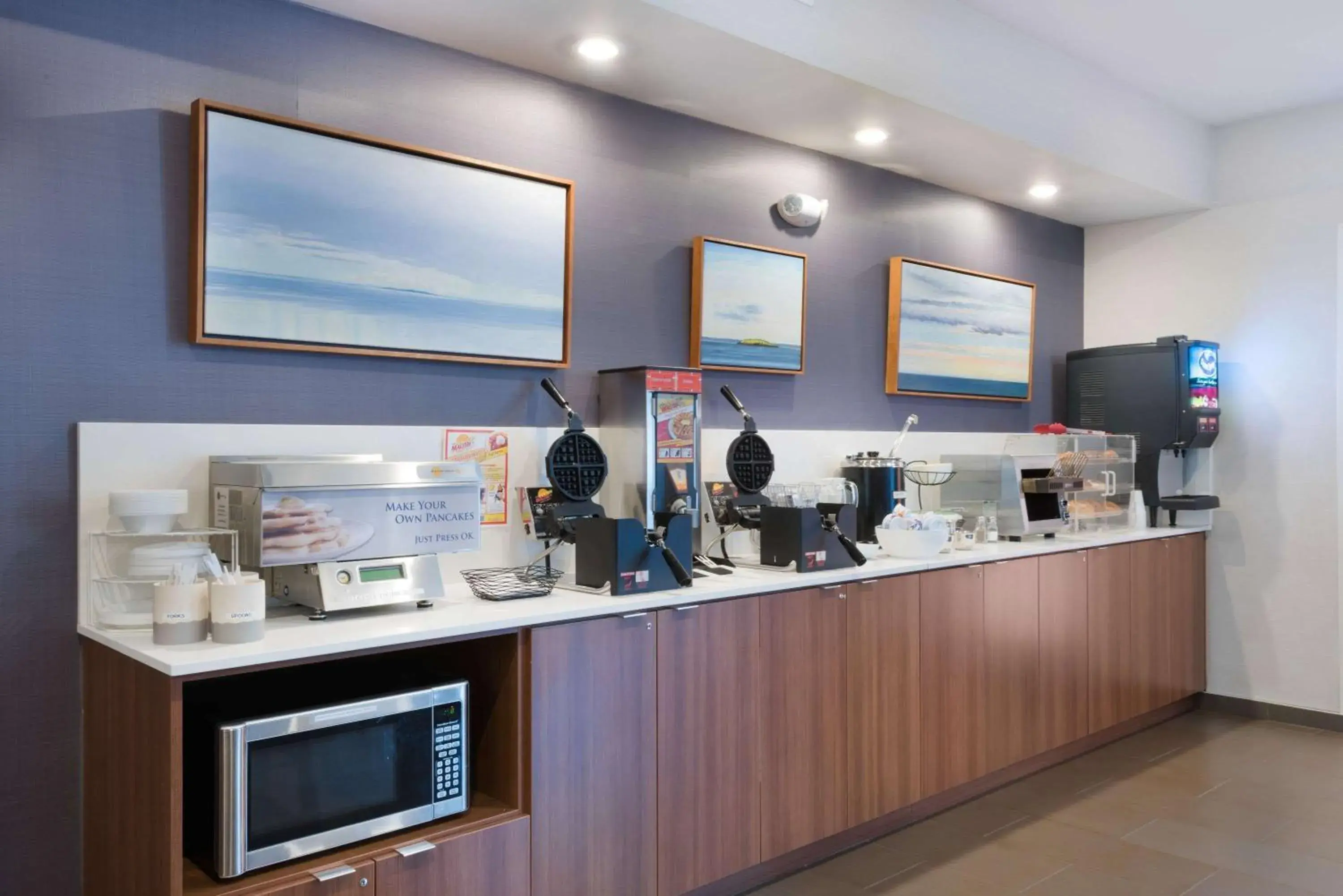 Restaurant/places to eat in Microtel Inn & Suites Windham Restaurant/places to eat in Microtel Inn & Suites Windham