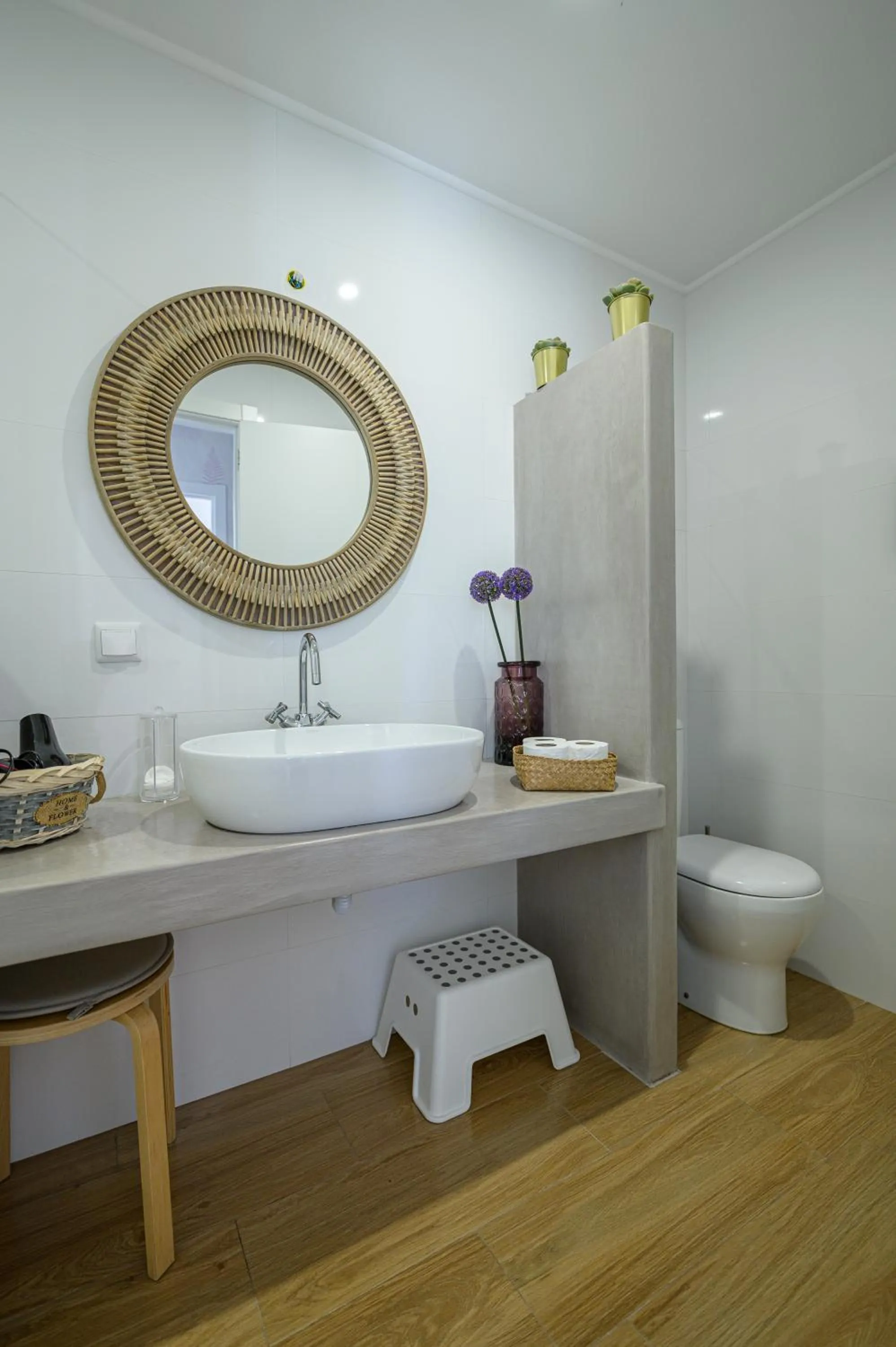 Family Room with Private Bathroom in Casa das Hortênsias - Charming Guest House