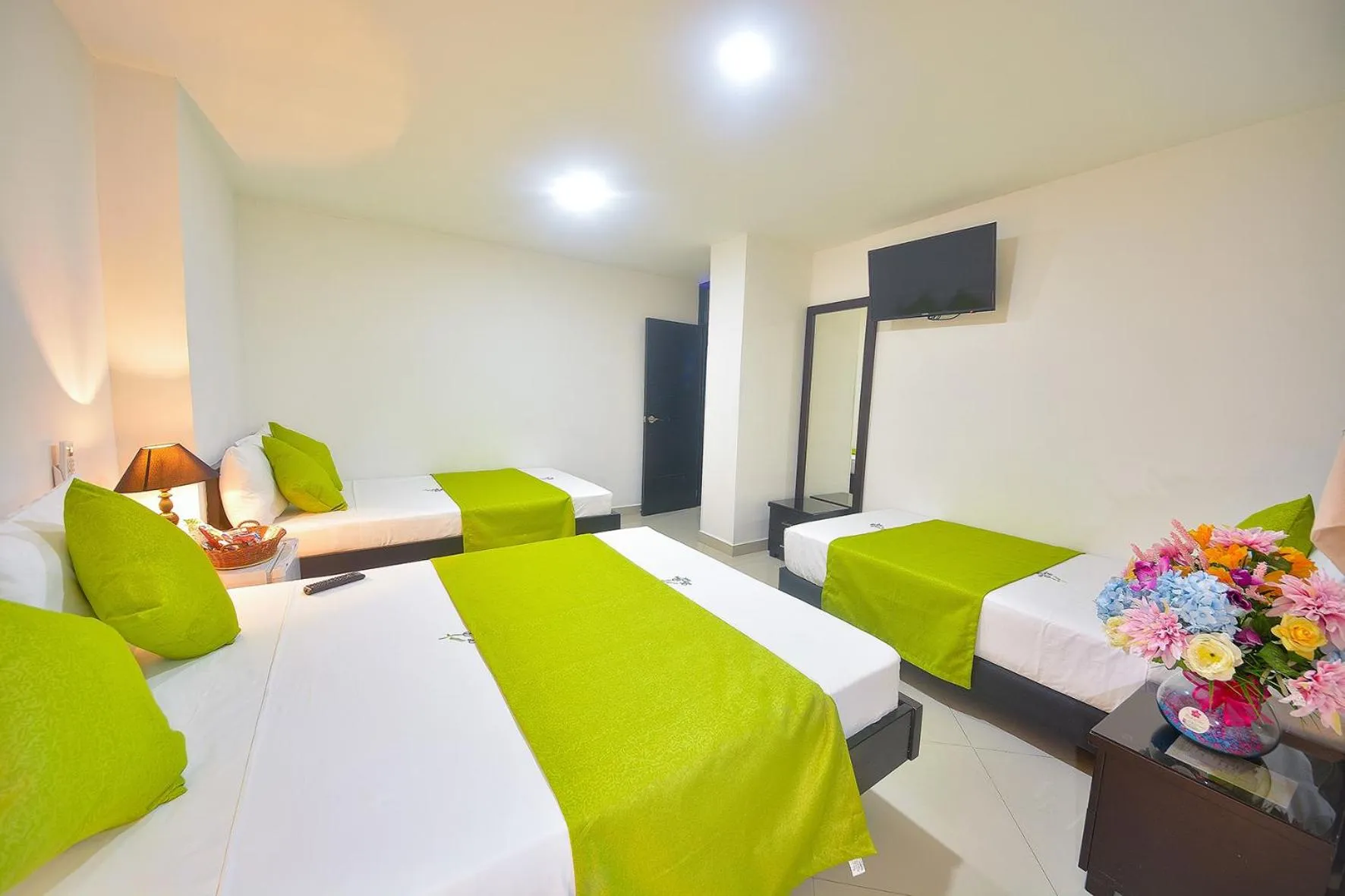 Photo of the whole room, Bed in La Pera Hotel